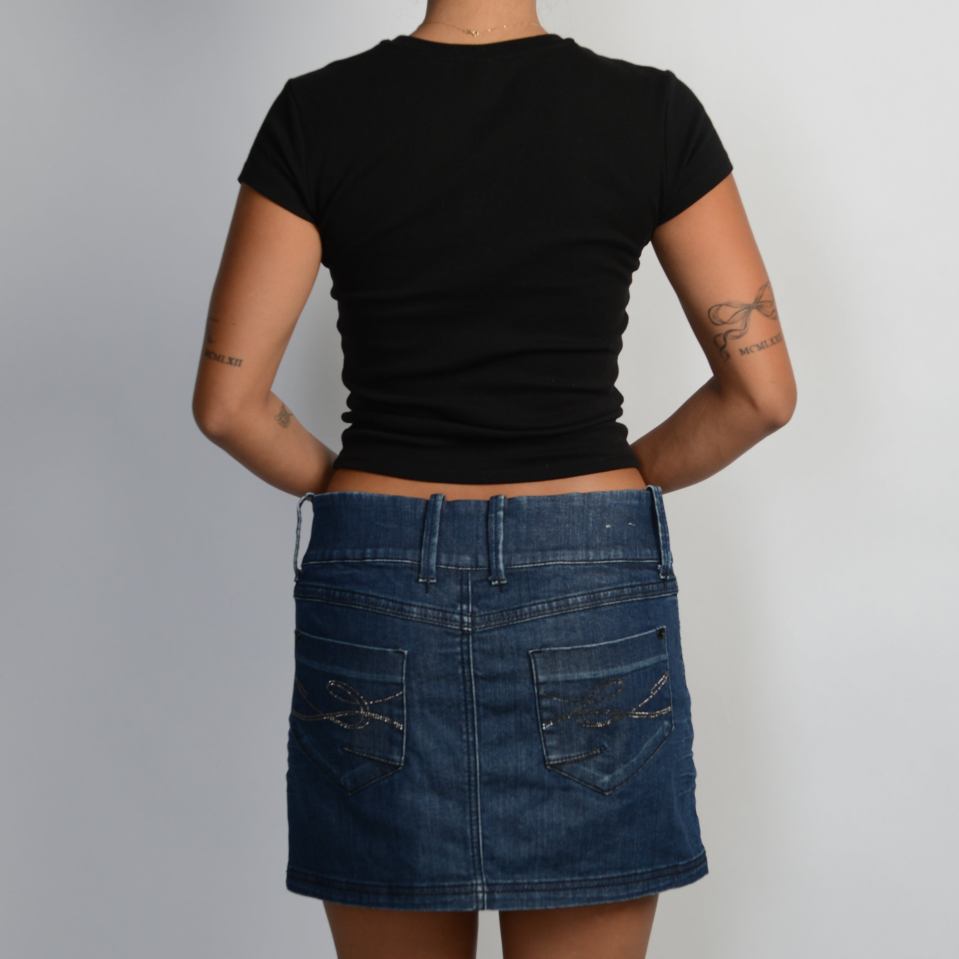 DARK WASH DENIM MINI SKIRT