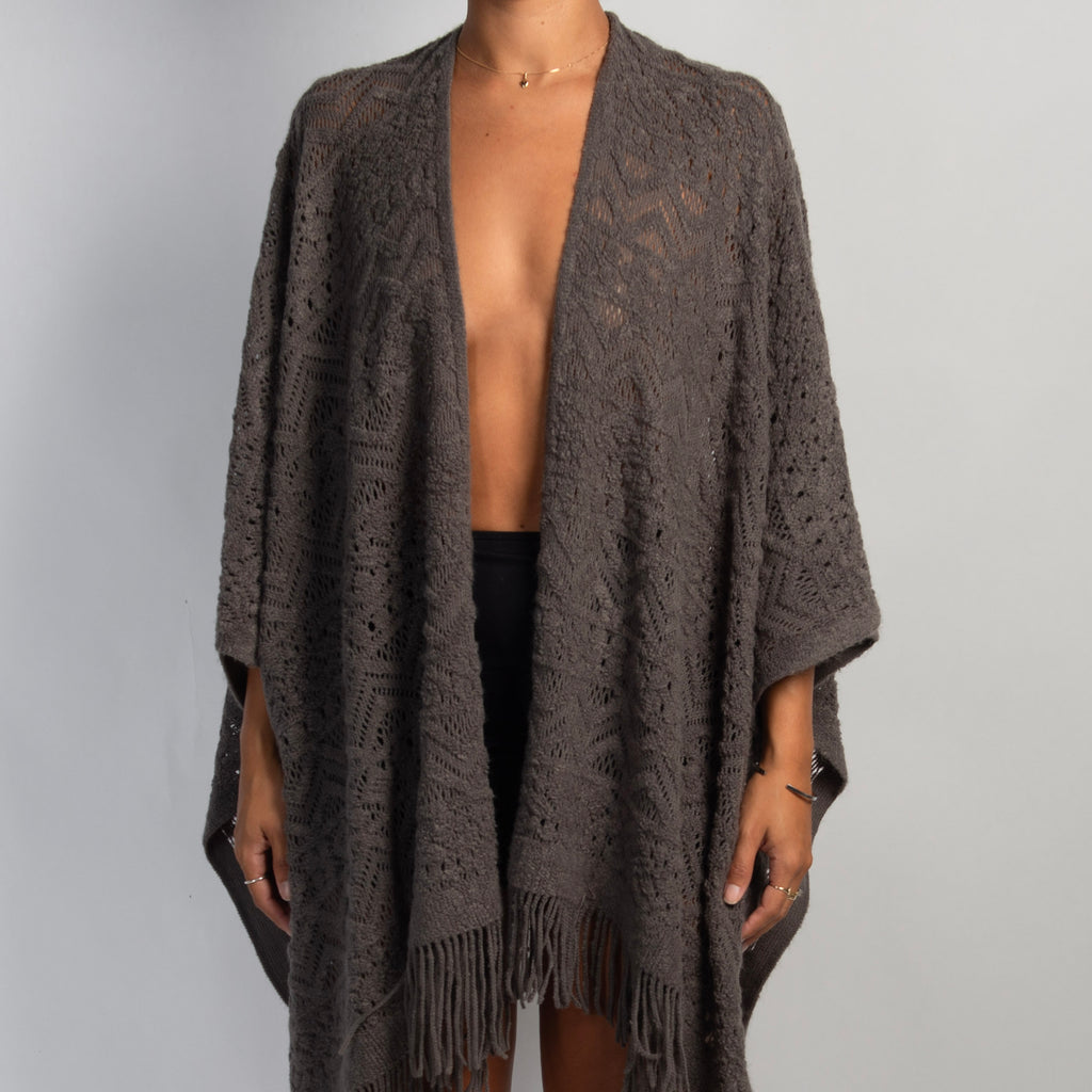 GREY KNIT CAPE