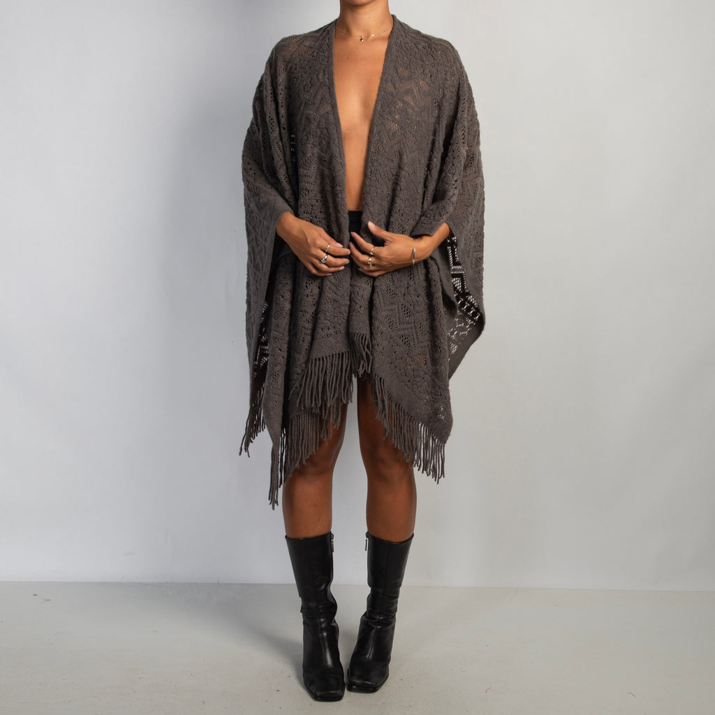 GREY KNIT CAPE