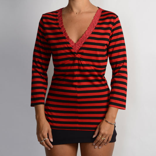 RED STRIPE TOP