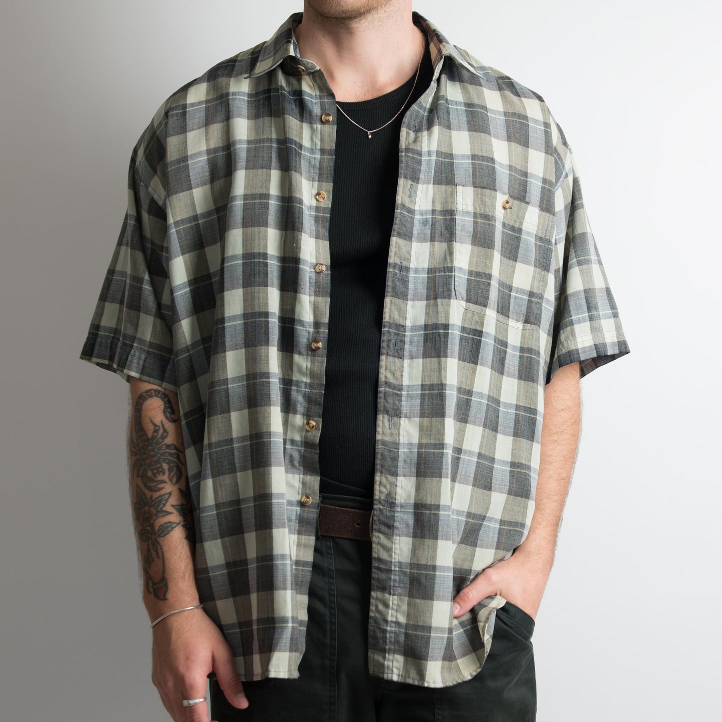 LARGE CHECK BUTTON UP