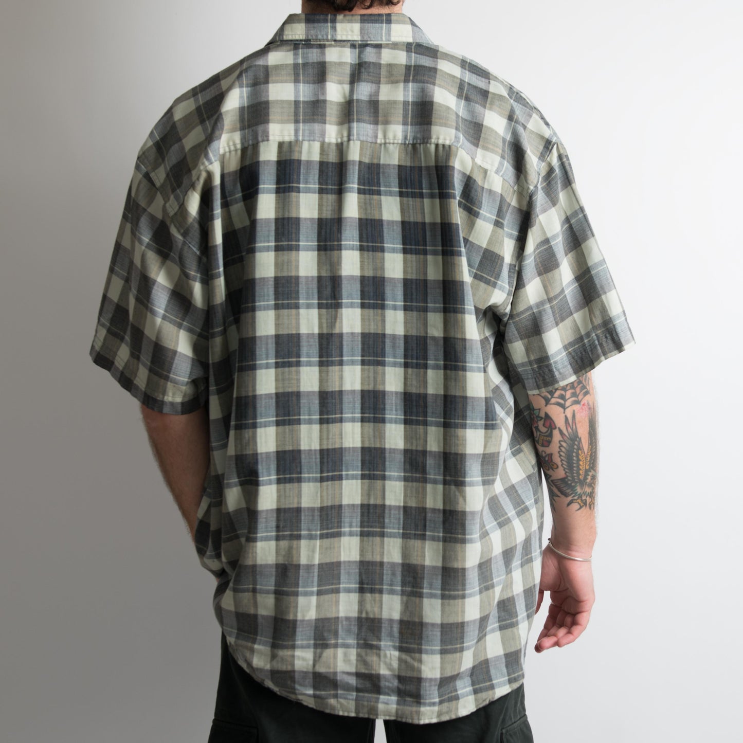 LARGE CHECK BUTTON UP