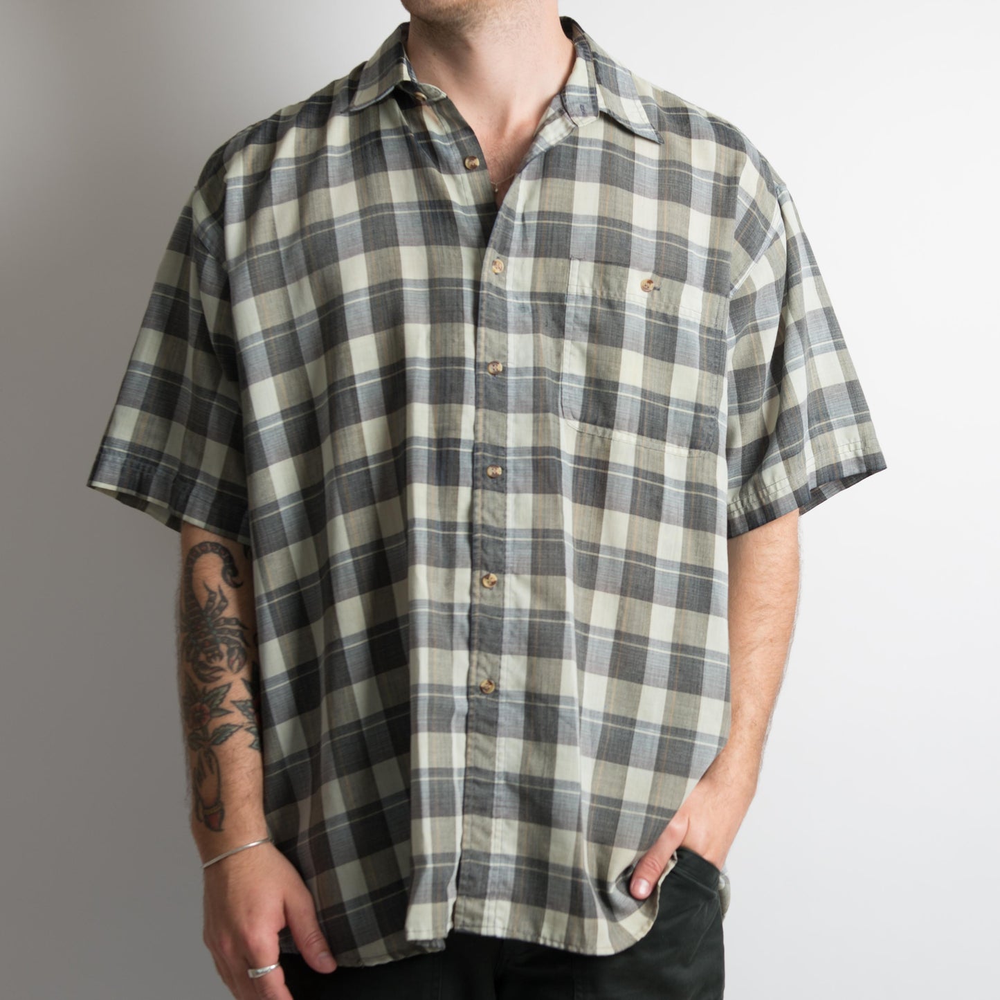 LARGE CHECK BUTTON UP