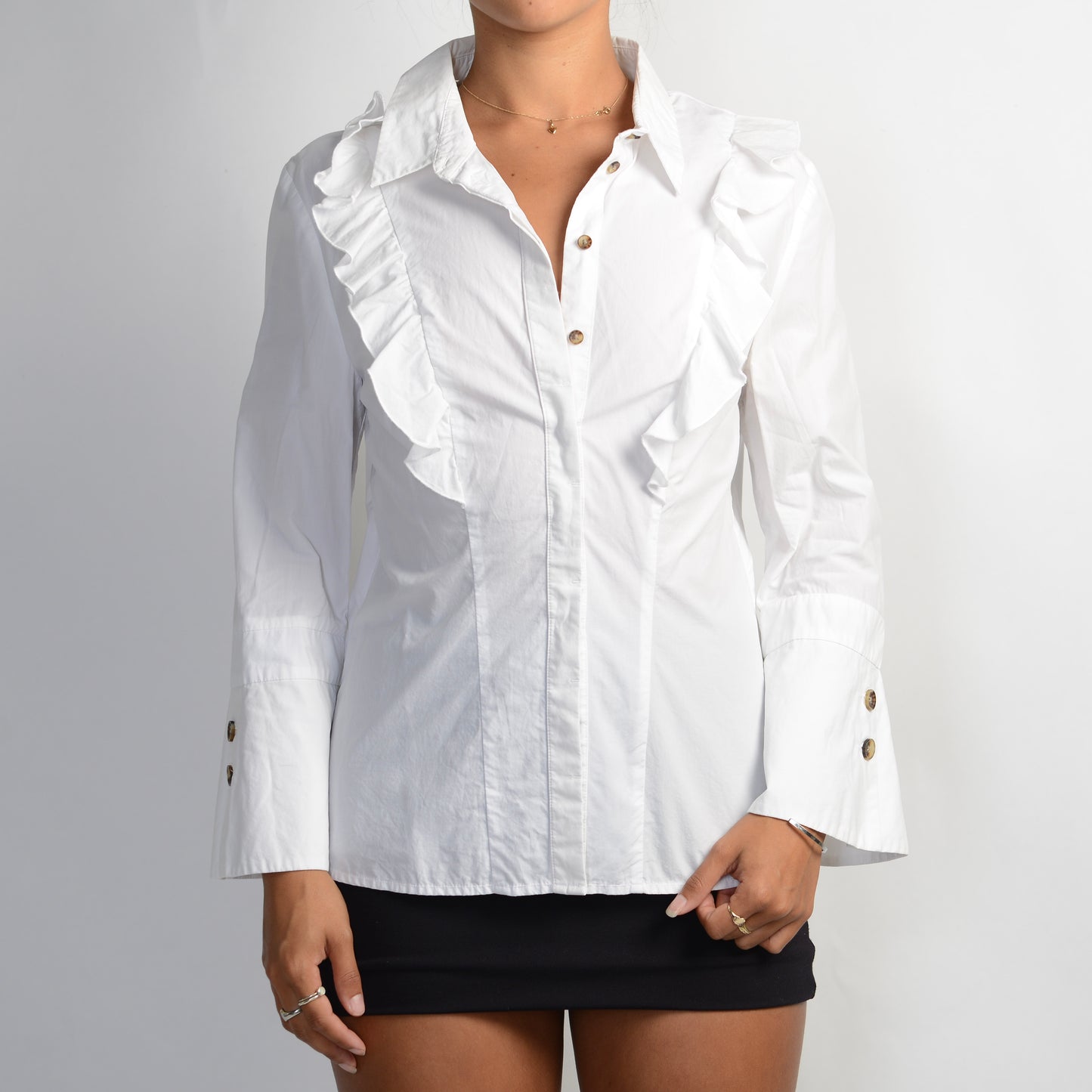 WHITE RUFFLE BLOUSE