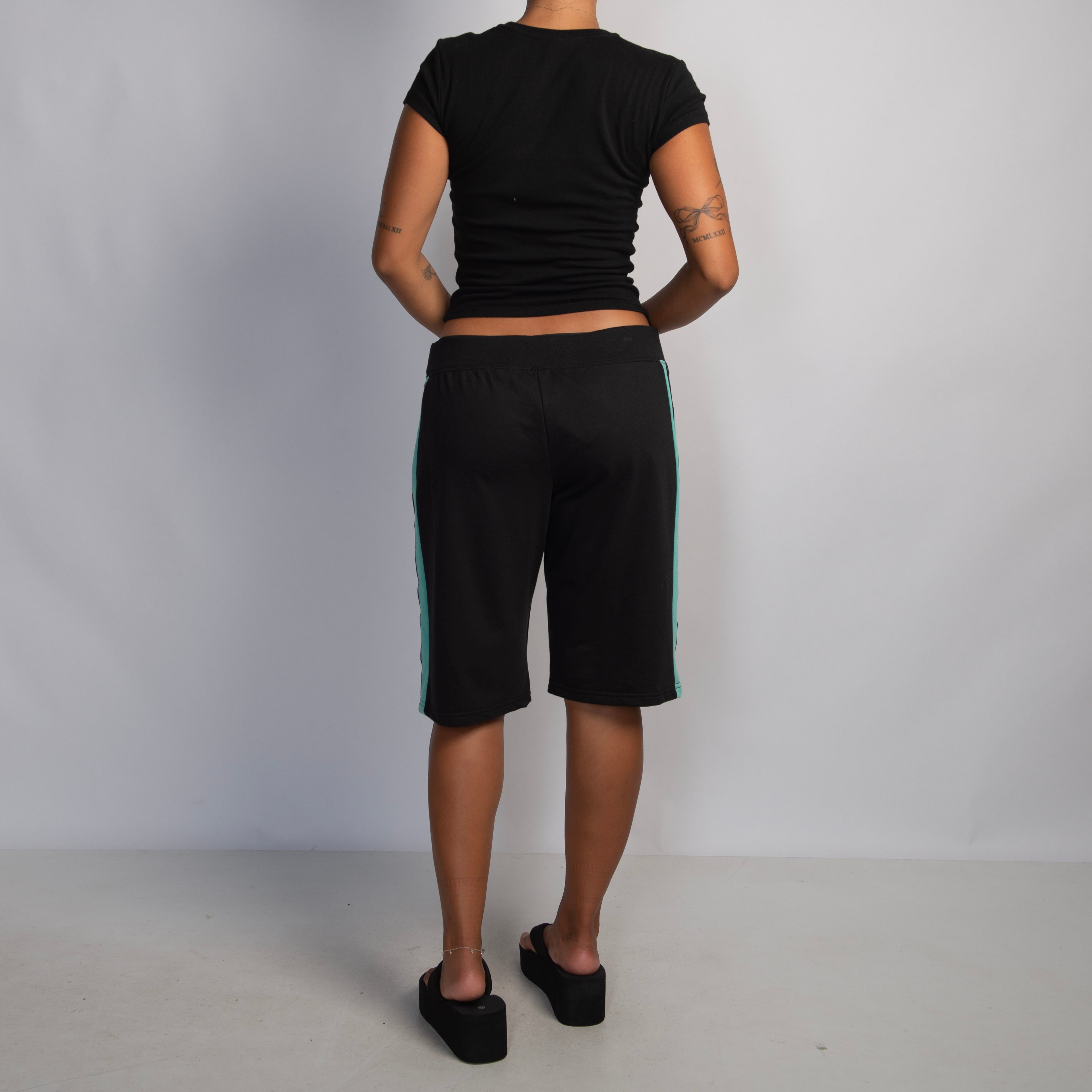 LOUNGE SWEAT SHORTS