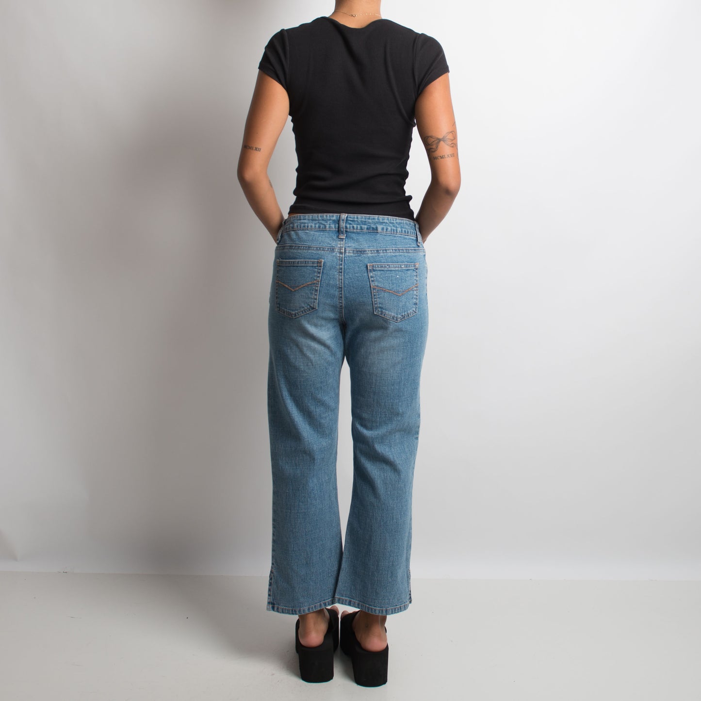 BOOTCUT CAPRI JEANS