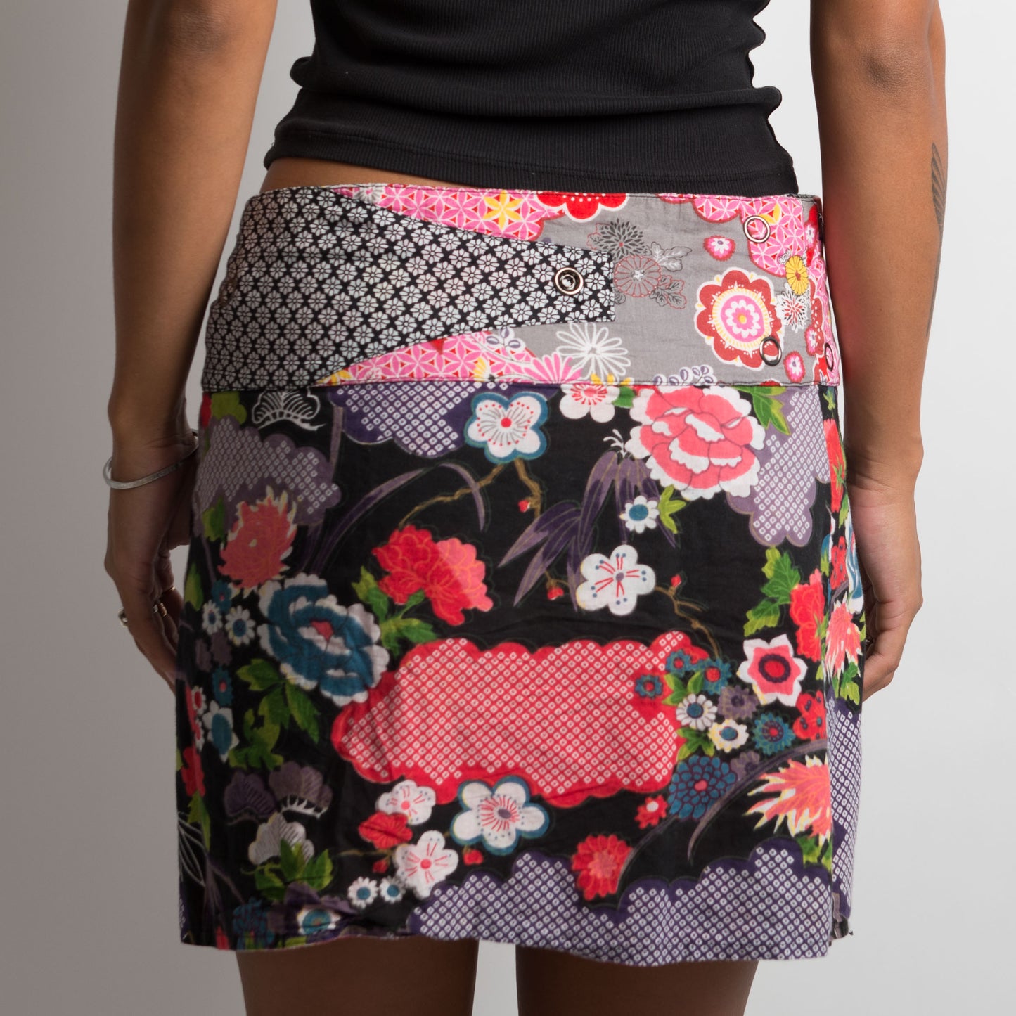 REVERSIBLE WRAP PATTERNED SKIRT