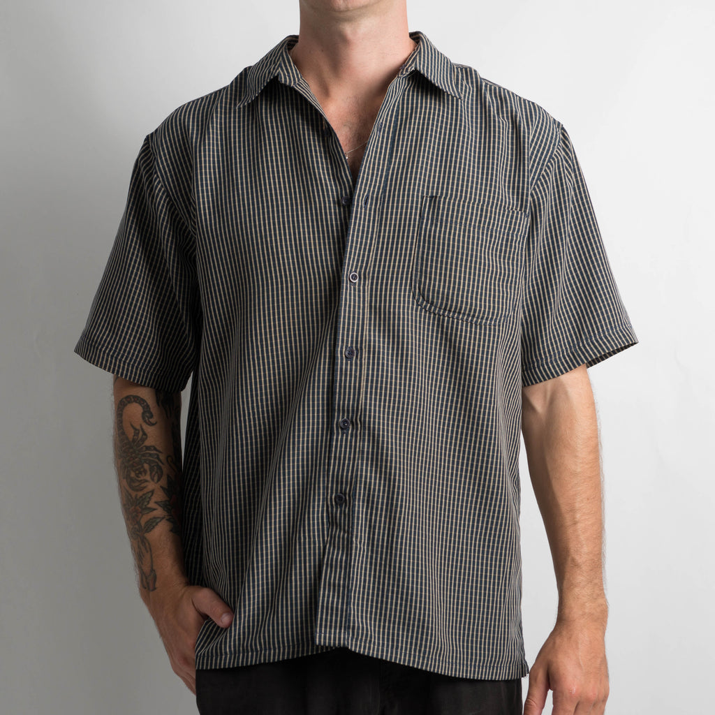 NAVY PLAID BUTTON UP SHIRT