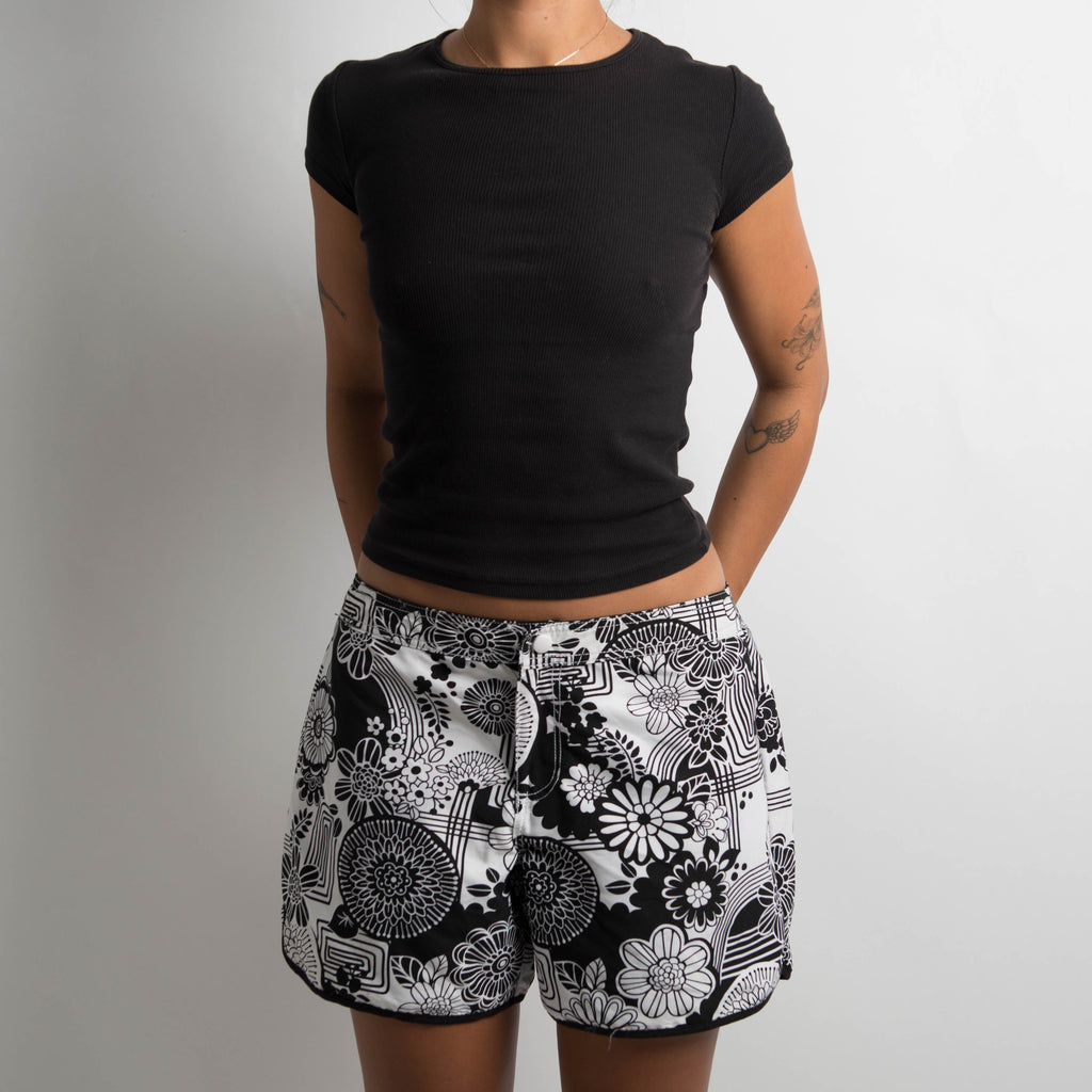 B&W FLORAL BOARD SHORTS