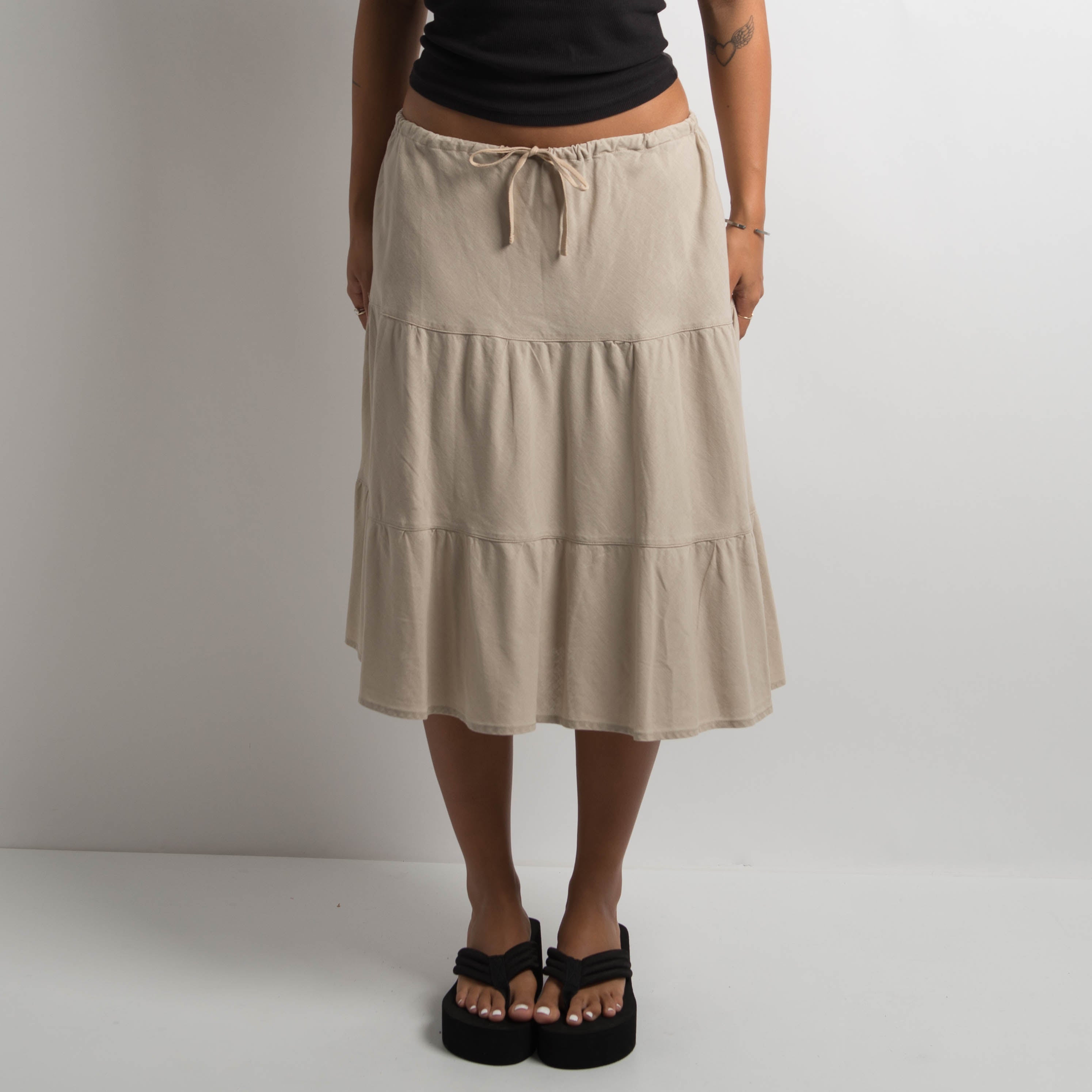 BEIGE TIERED MIDI SKIRT