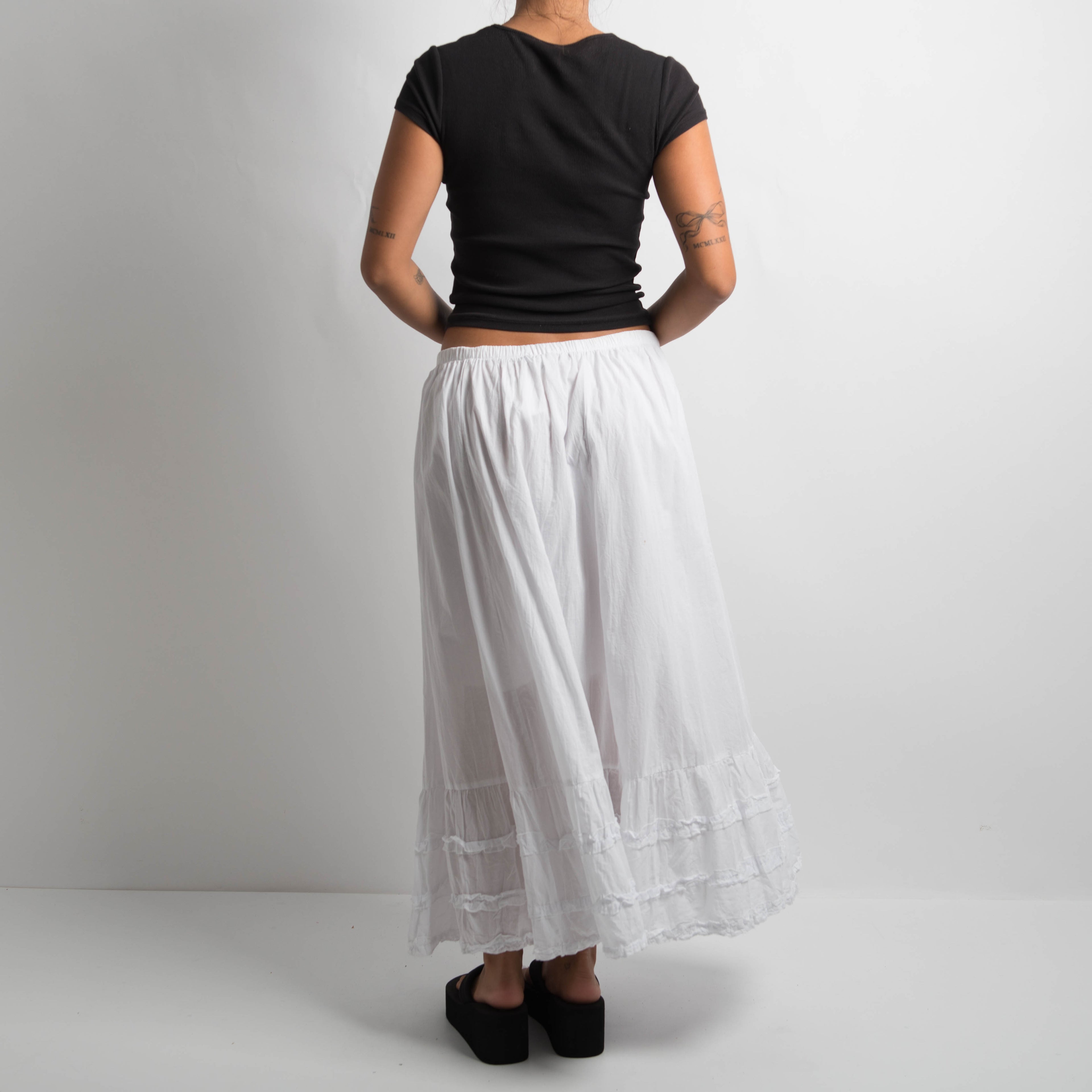 WHITE TIERED LONGLINE SKIRT