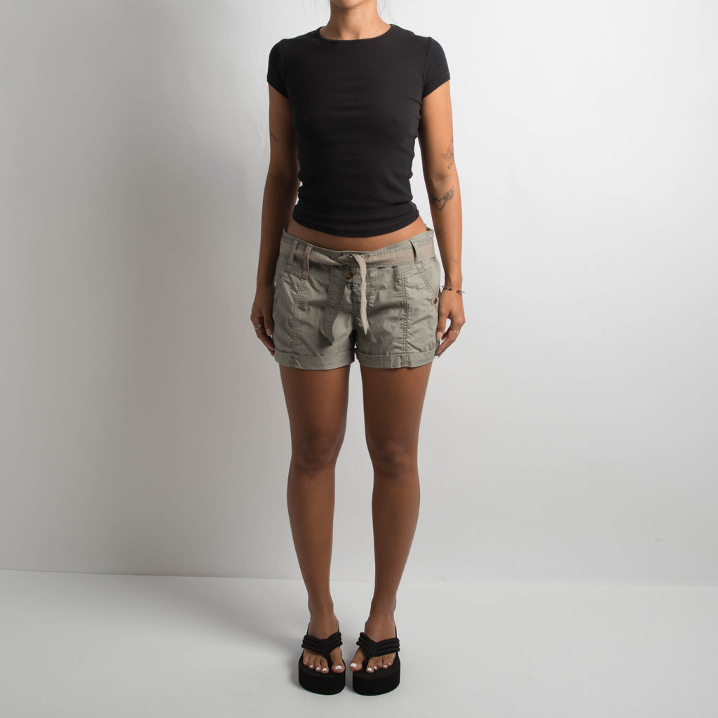 KHAKI CARGO MINI SHORTS