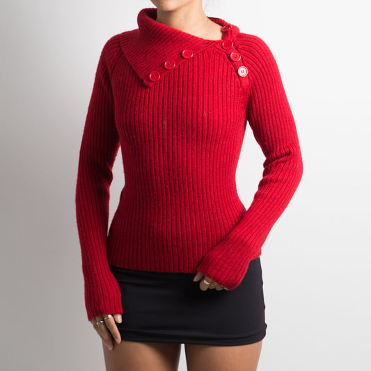 RED RIBBED KNIT SWEATER