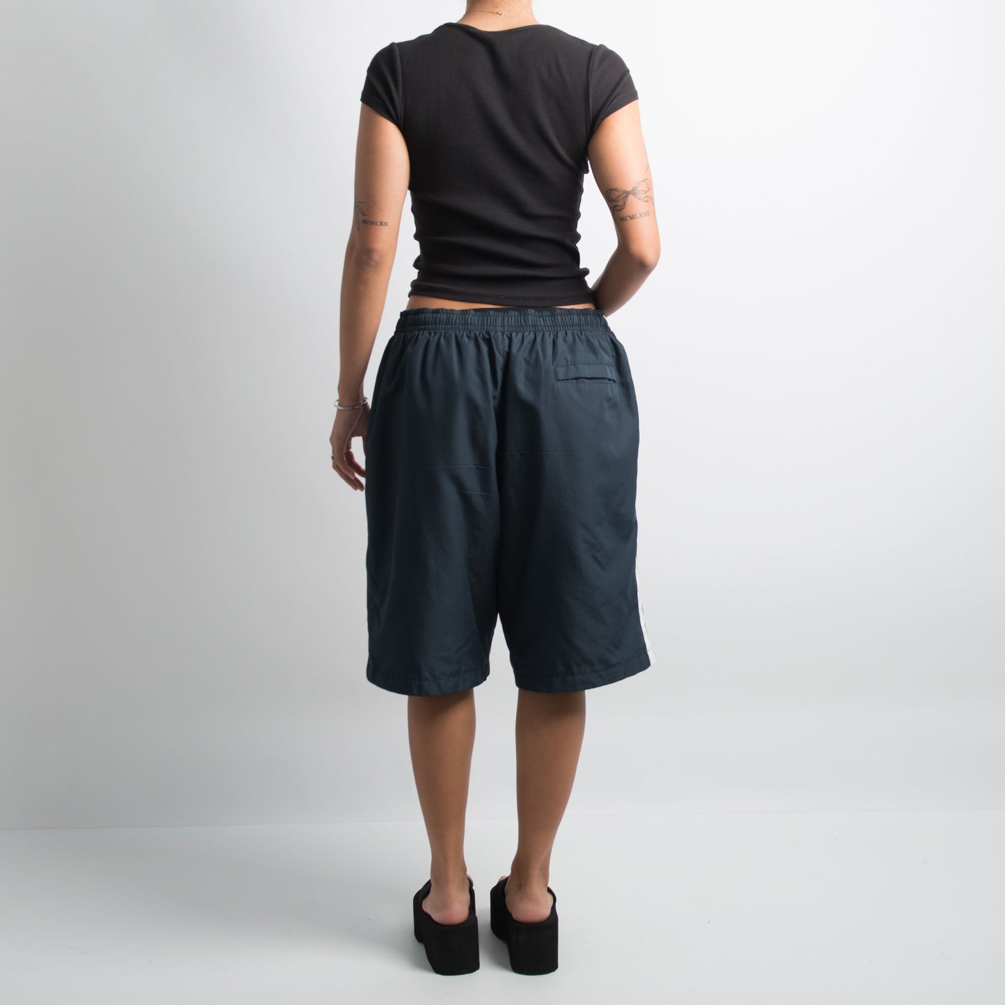 BAGGY NIKE LONGLINE SHORTS