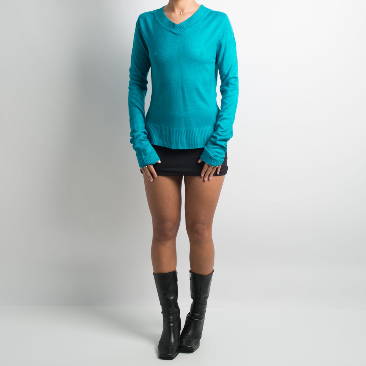 BRIGHT BLUE KNIT LONG SLEEVE