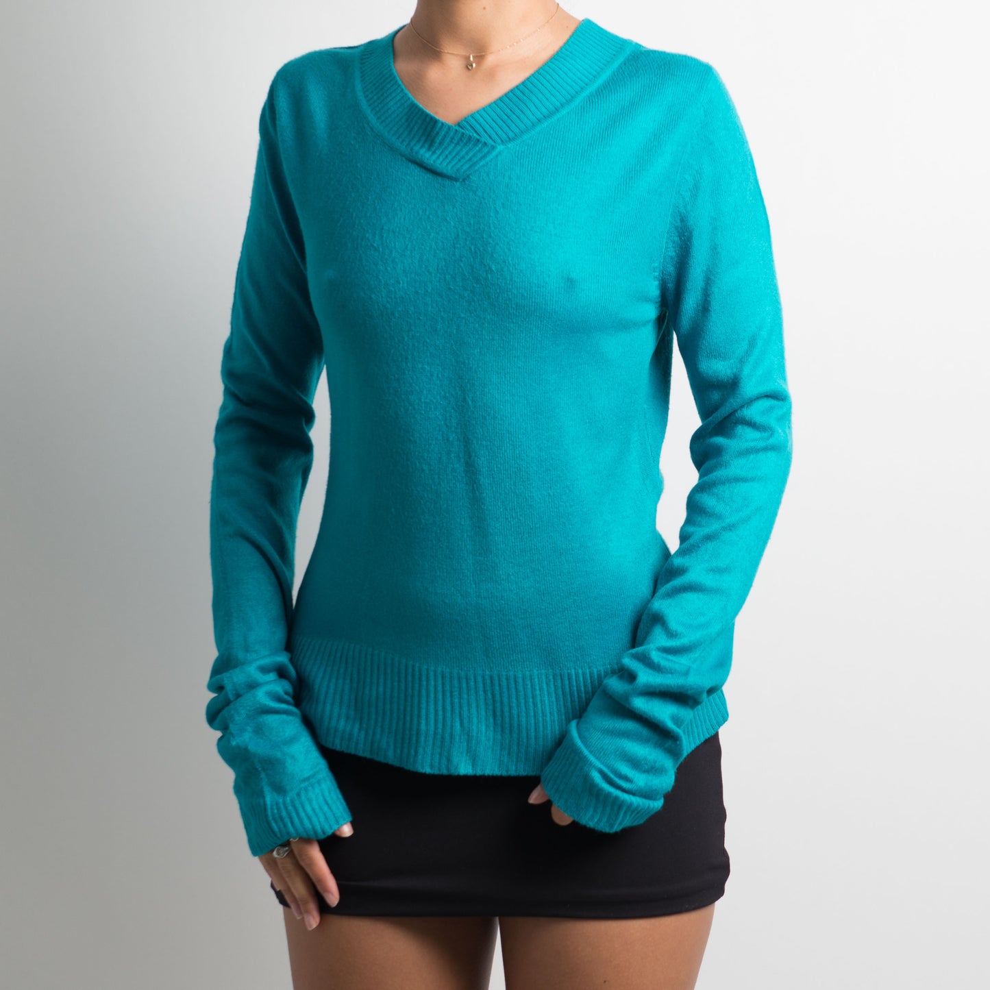 BRIGHT BLUE KNIT LONG SLEEVE