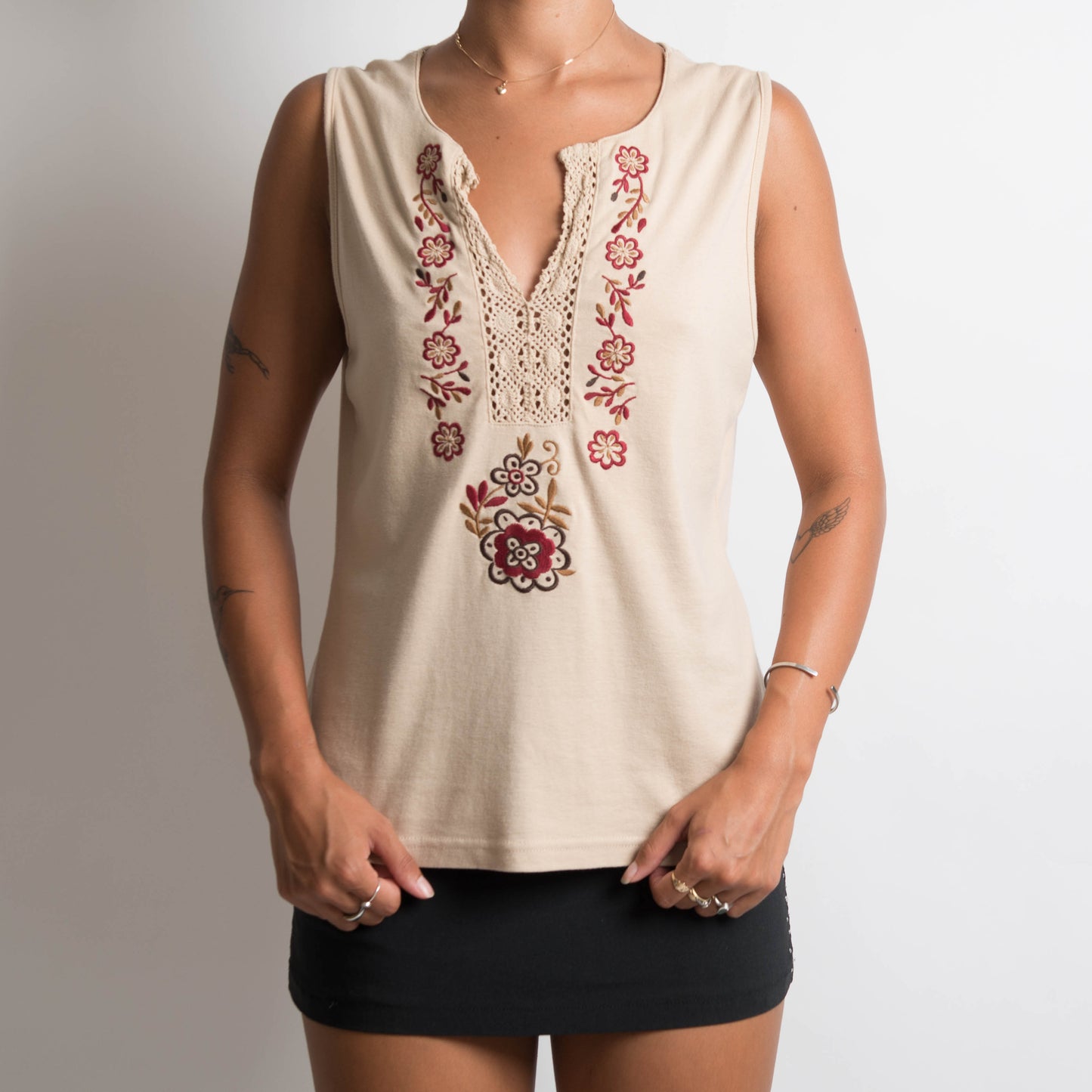 BEIGE EMBROIDERED TOP