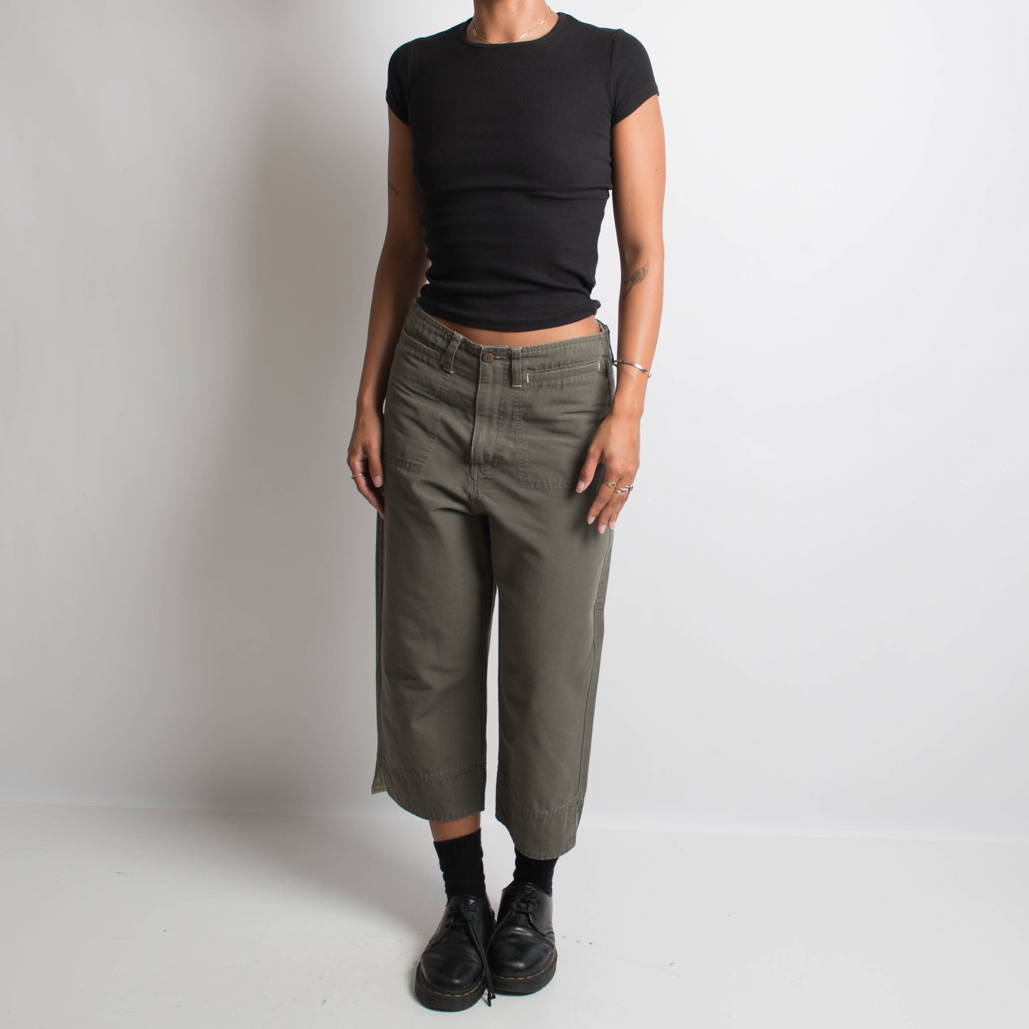 KHAKI CAPRI COTTON PANTS