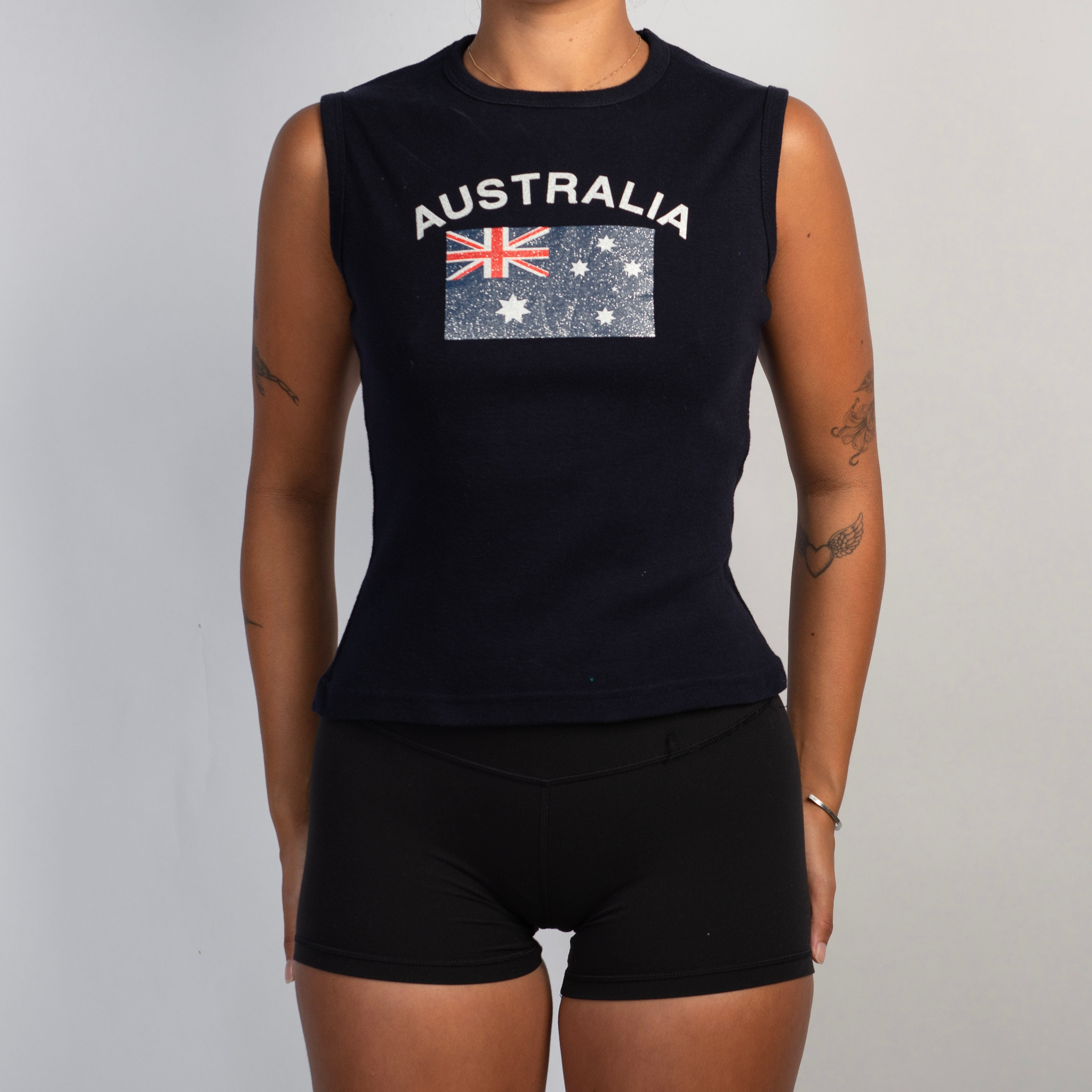 DEEP NAVY GRAPHIC TOP