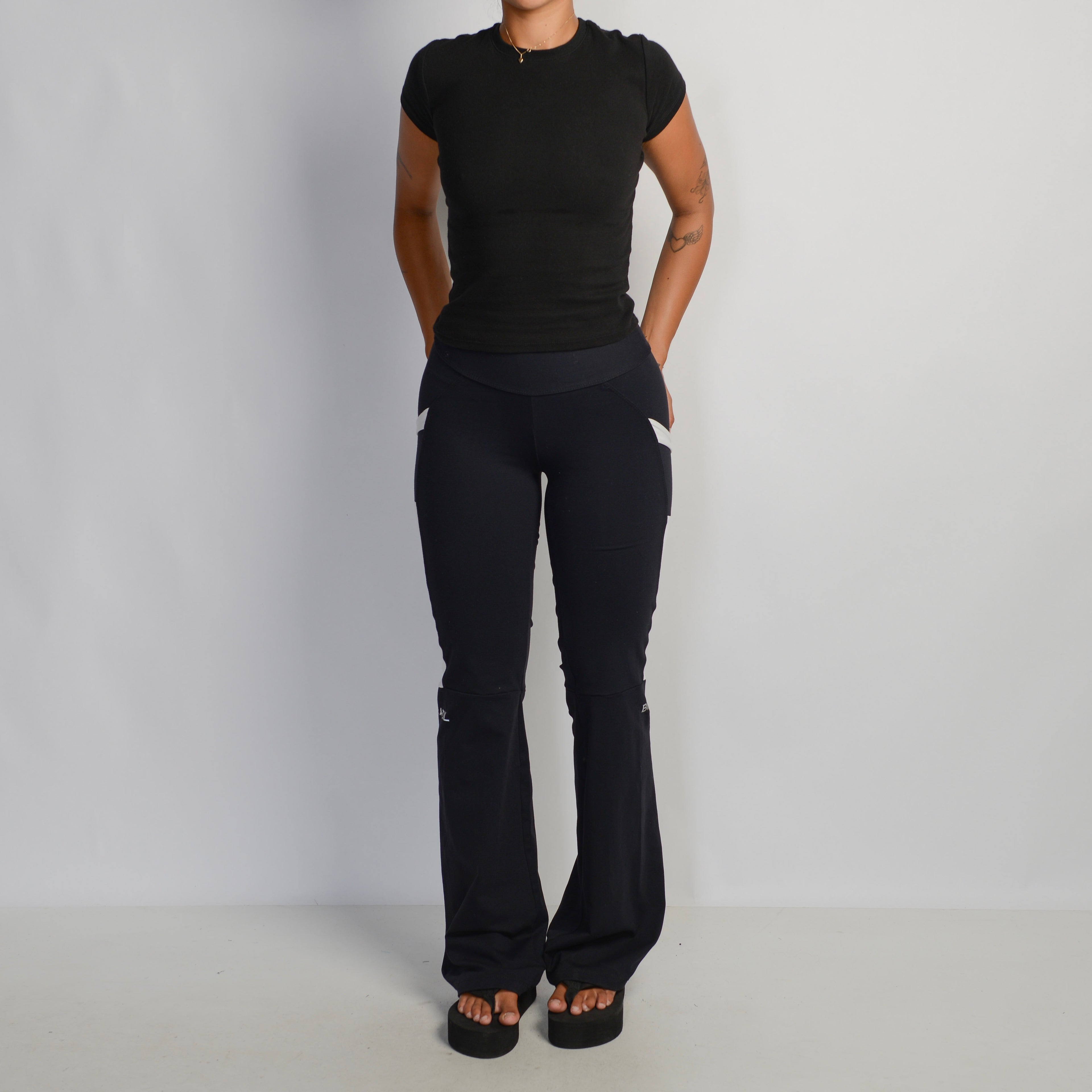 BLACK FLARED LEGGINGS