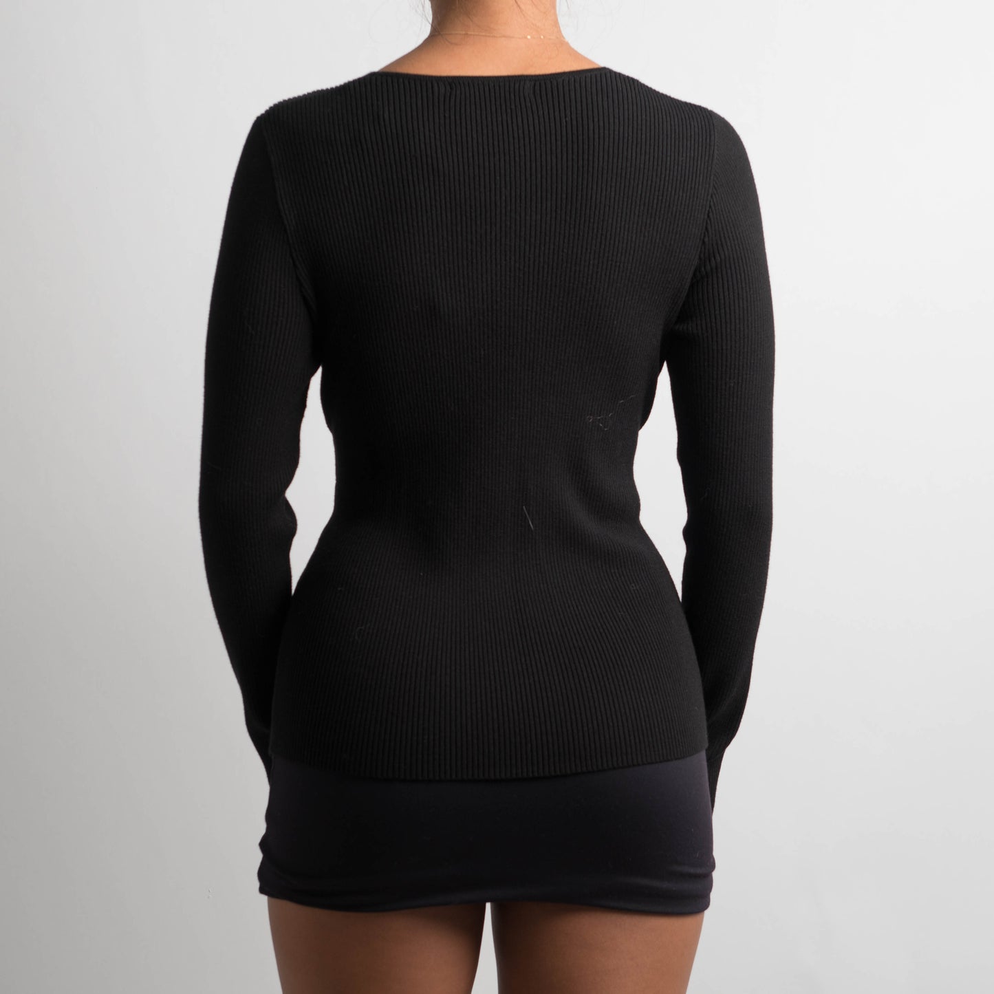 BLACK KNIT LONG SLEEVE