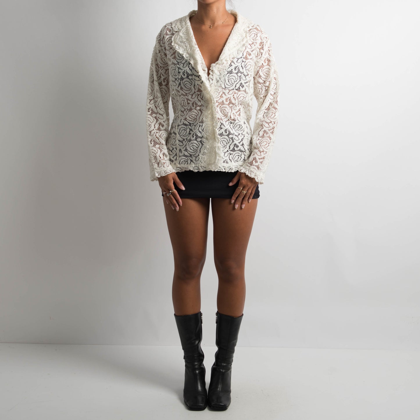 CREAM LACE BUTTON UP