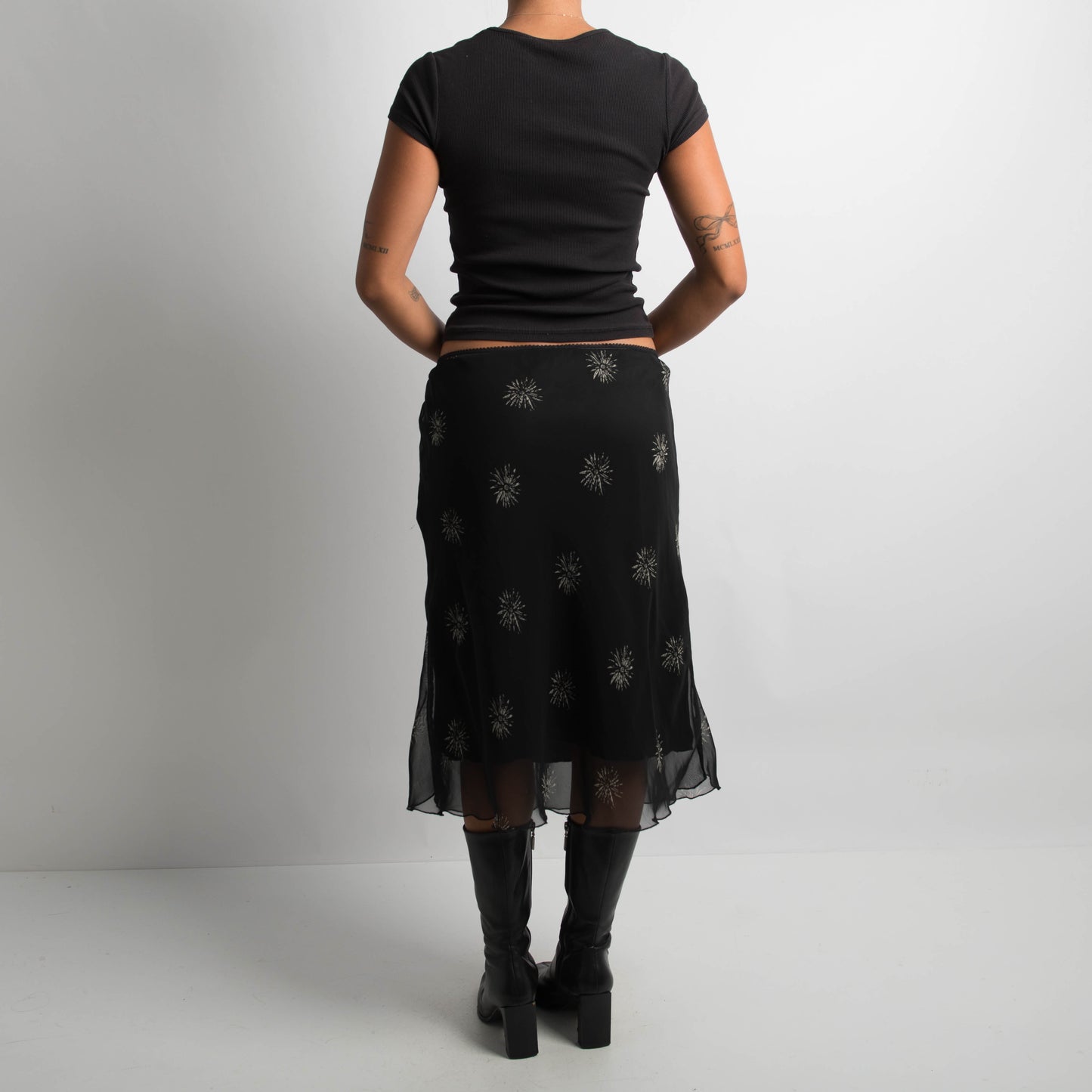 BLACK PATTERNED MIDI SKIRT