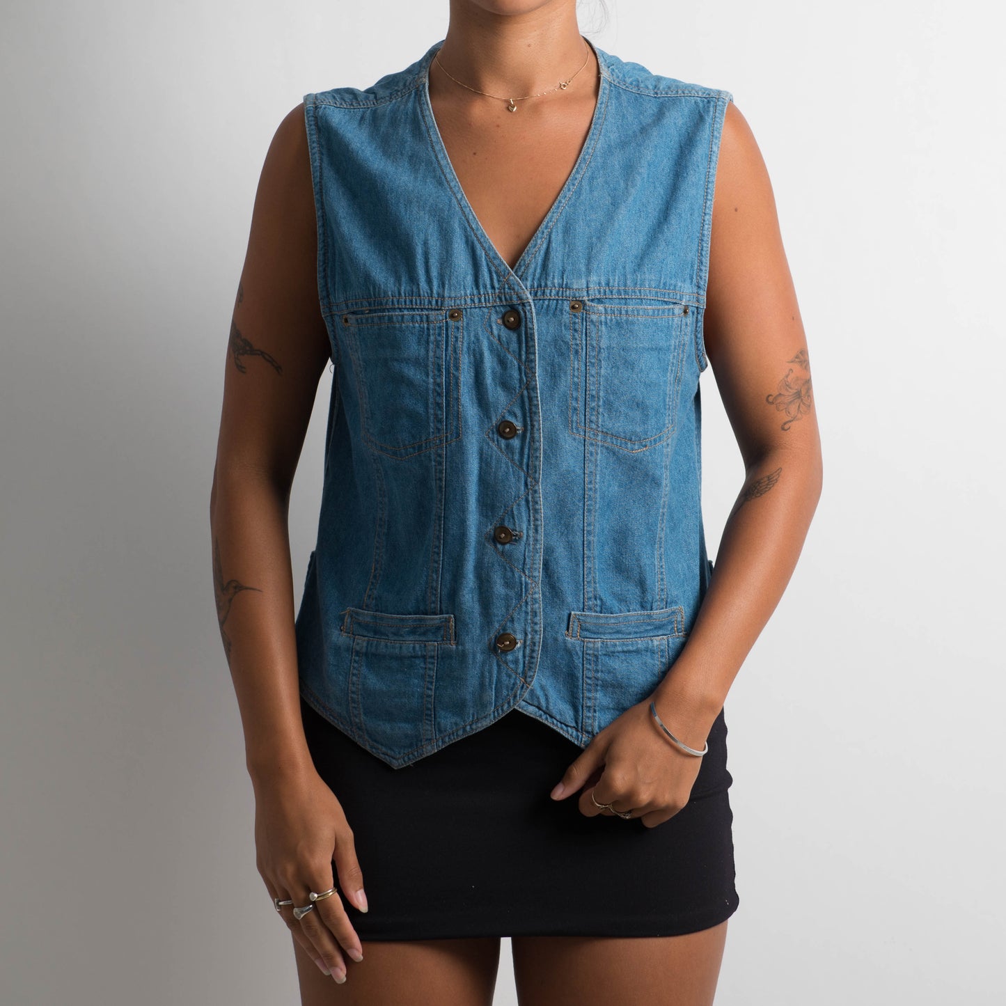 SLEEVELESS DENIM VEST