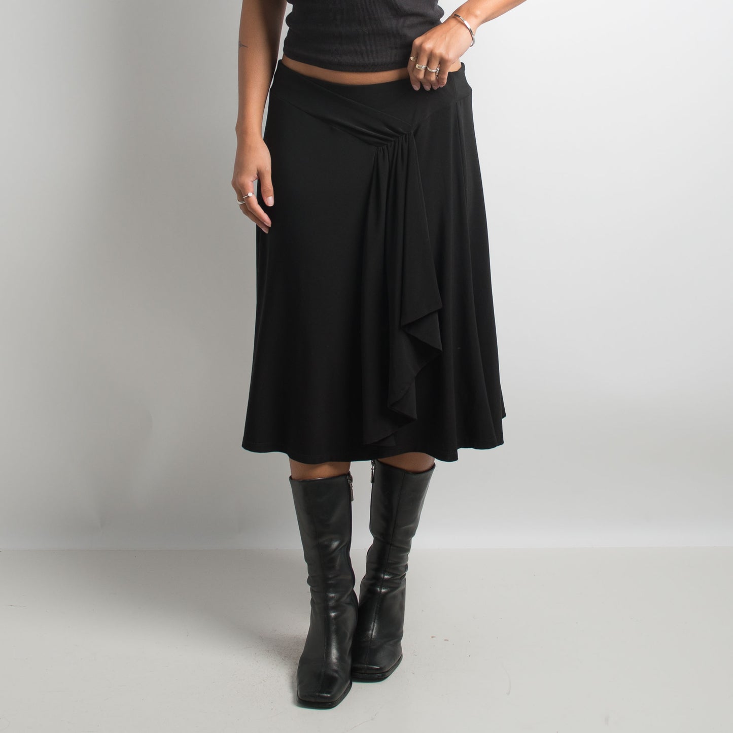 BLACK SLINKY MIDI SKIRT