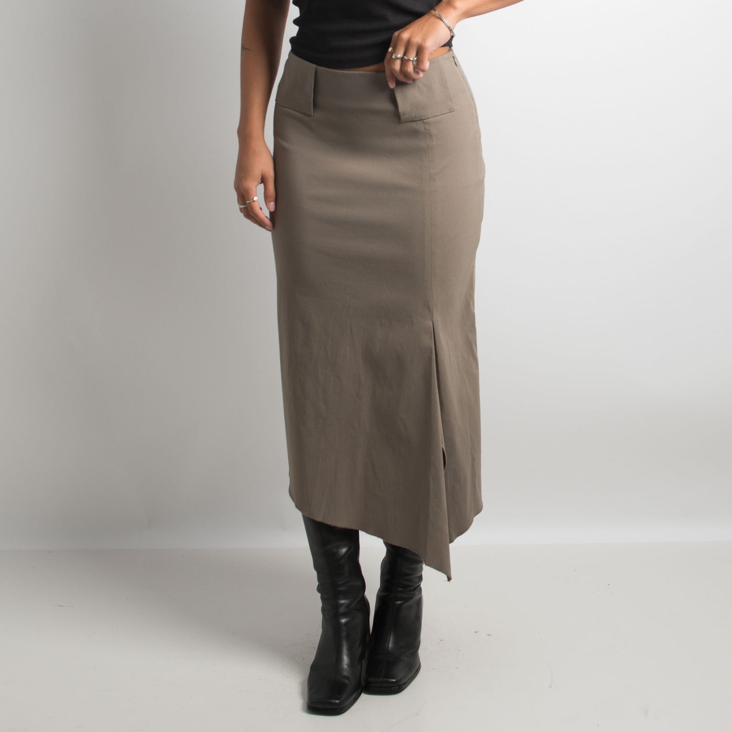 ASYMMETRIC LONGLINE SKIRT