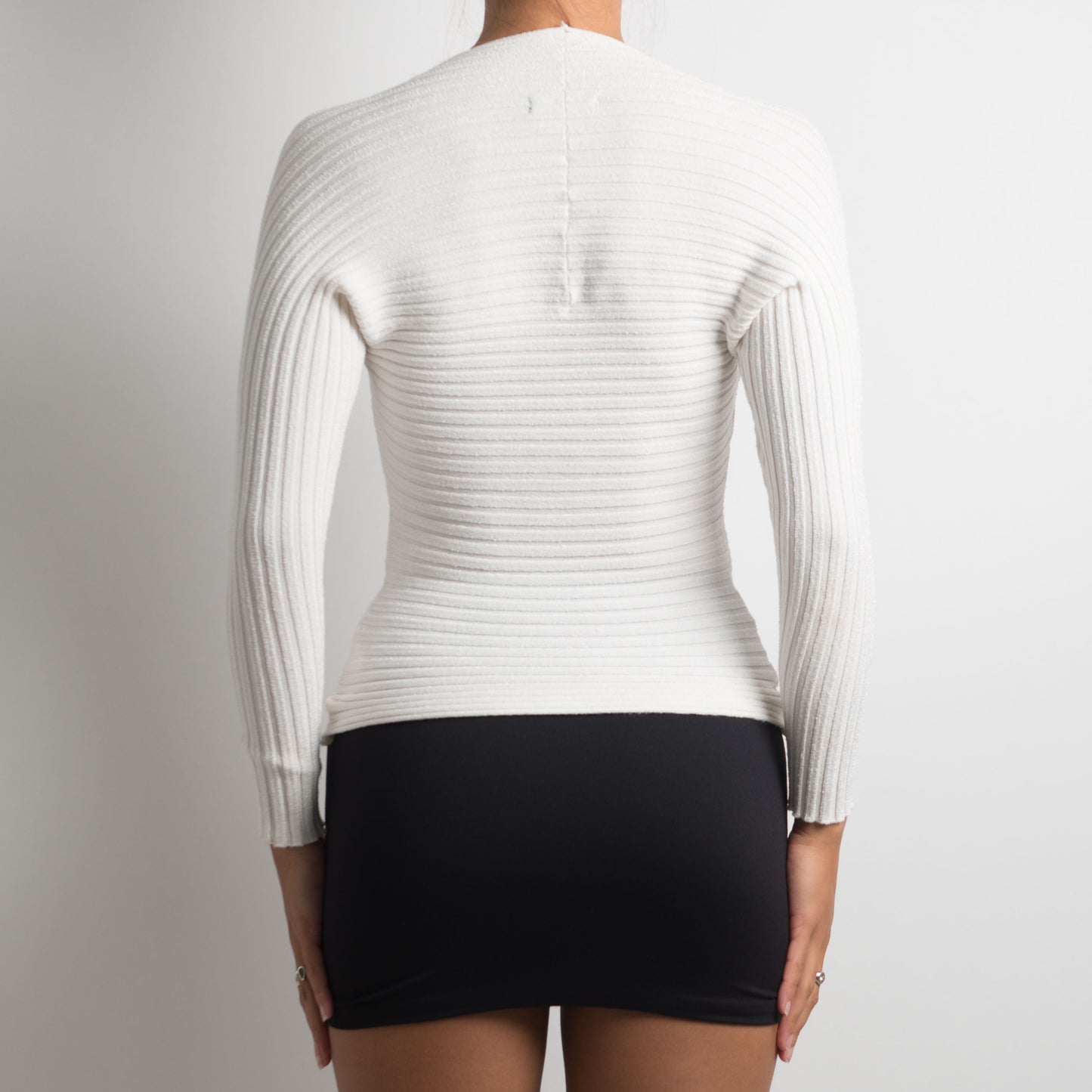 WHITE RIBBED LONG SLEEVE