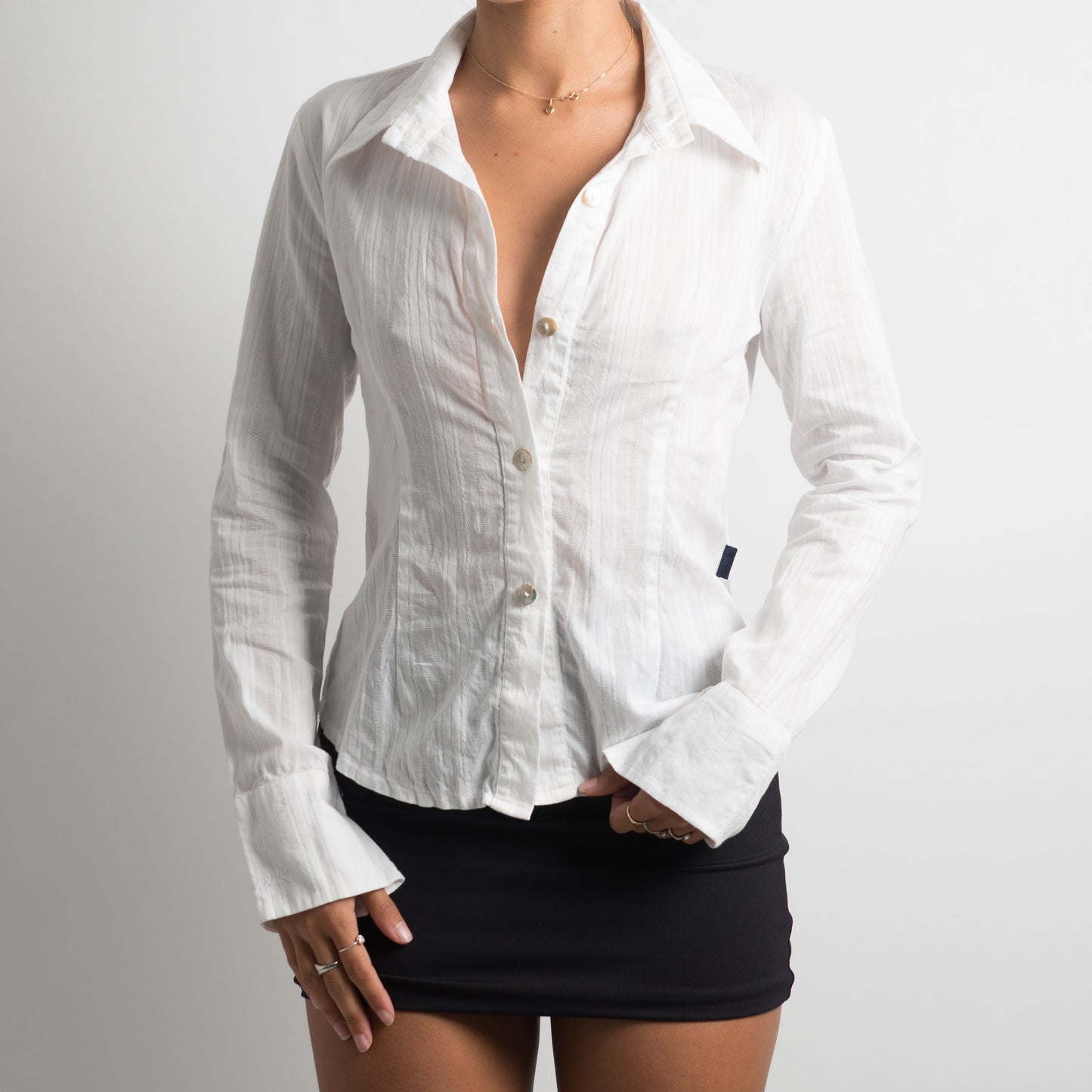 WHITE BUTTON UP BLOUSE