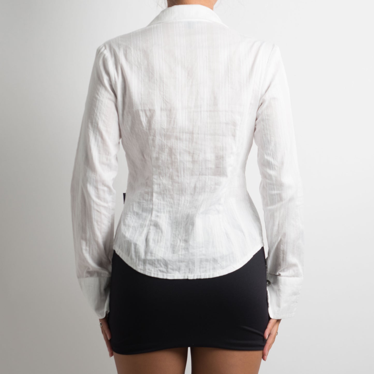 WHITE BUTTON UP BLOUSE