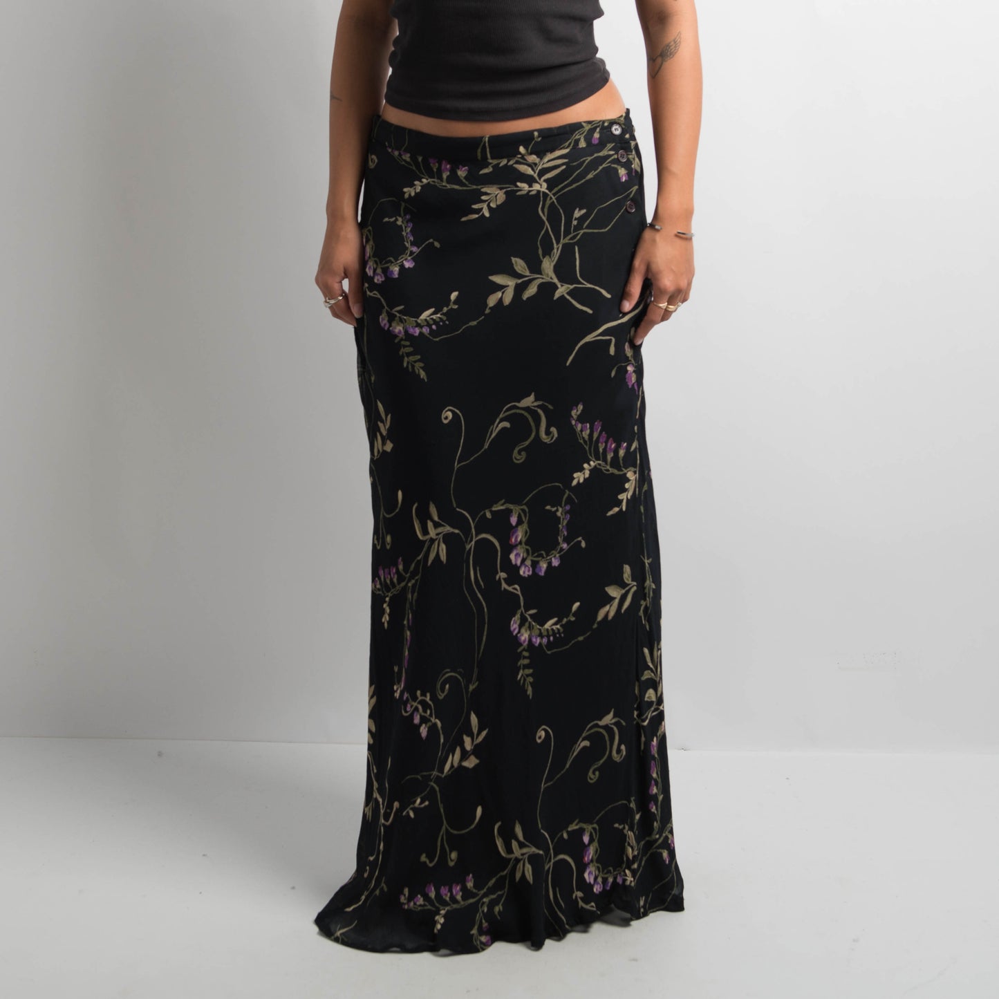 BLACK FLORAL MAXI SKIRT
