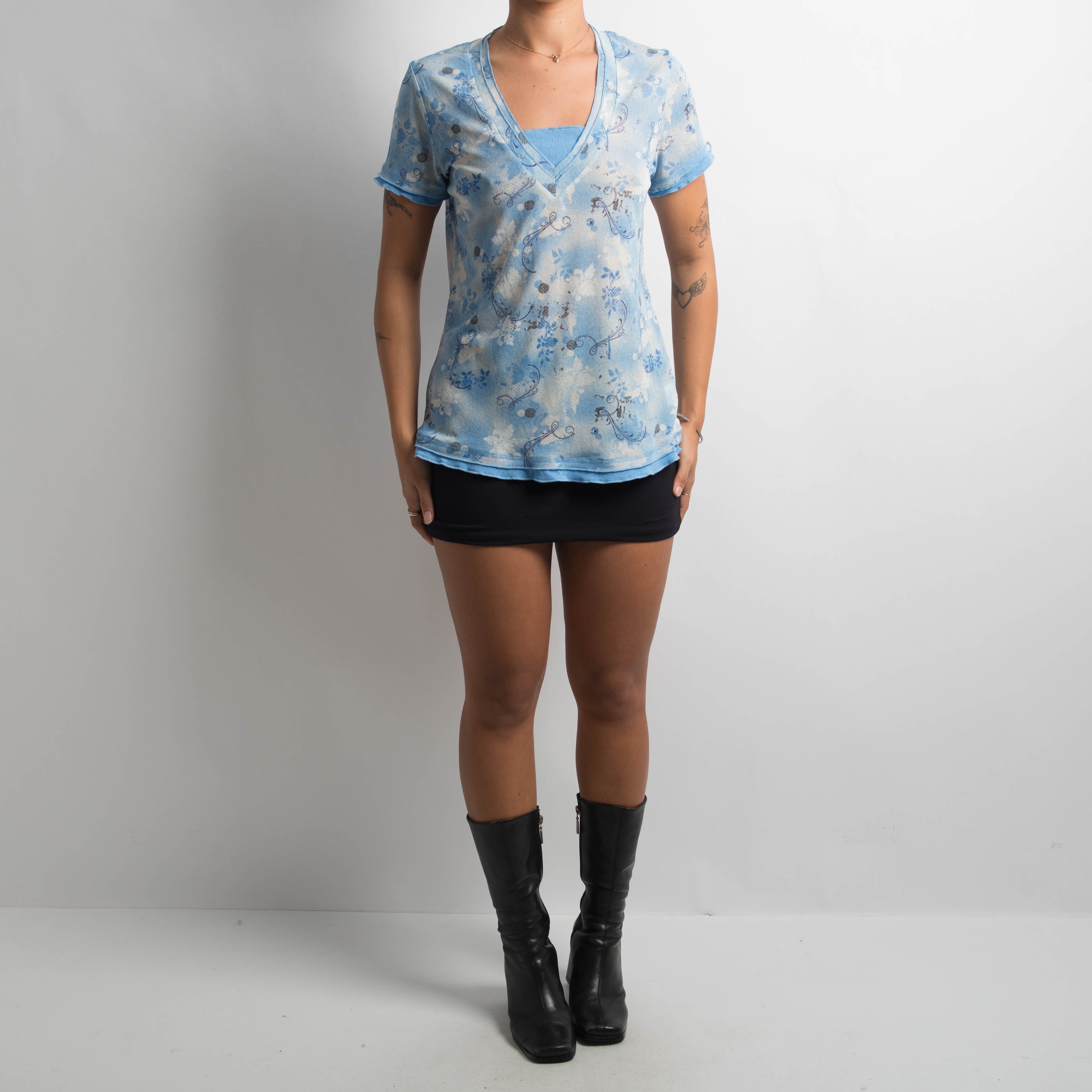 BLUE MESH PATTERN TOP