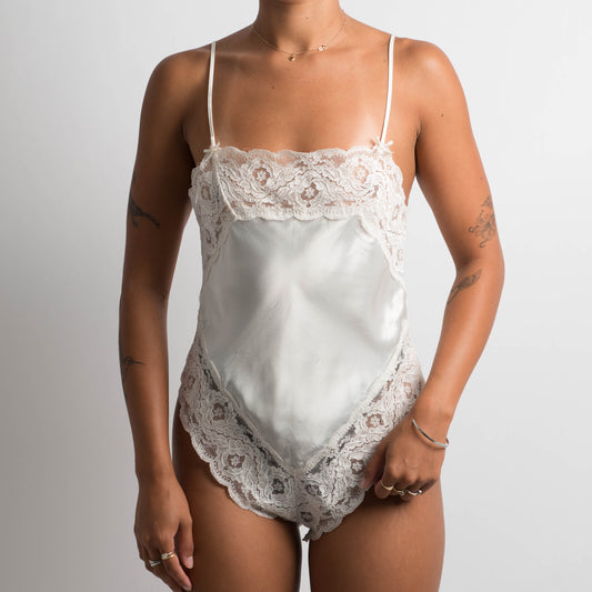 WHITE LACE SATIN BODYSUIT