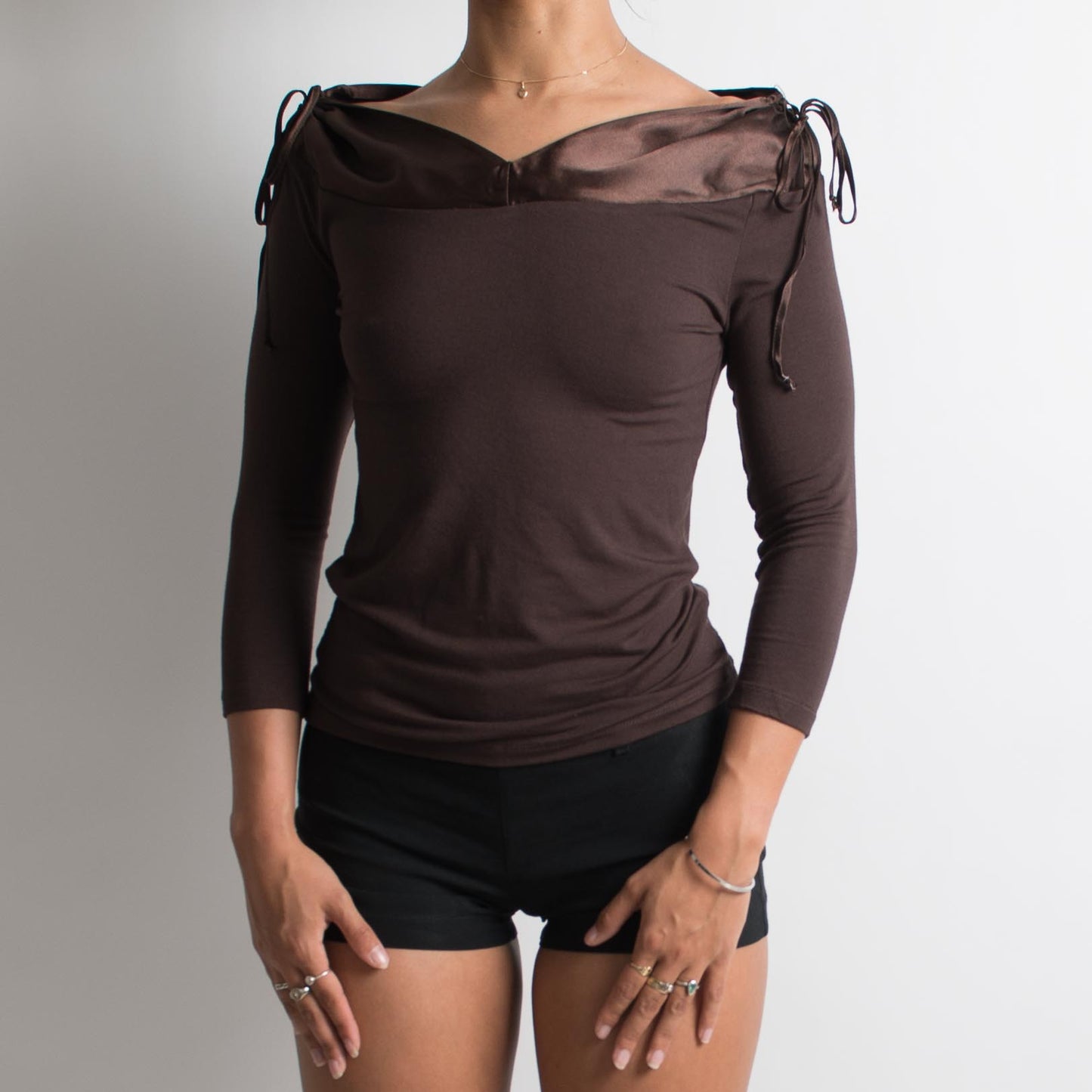 BROWN RIBBON 3/4 SLEEVE TOP