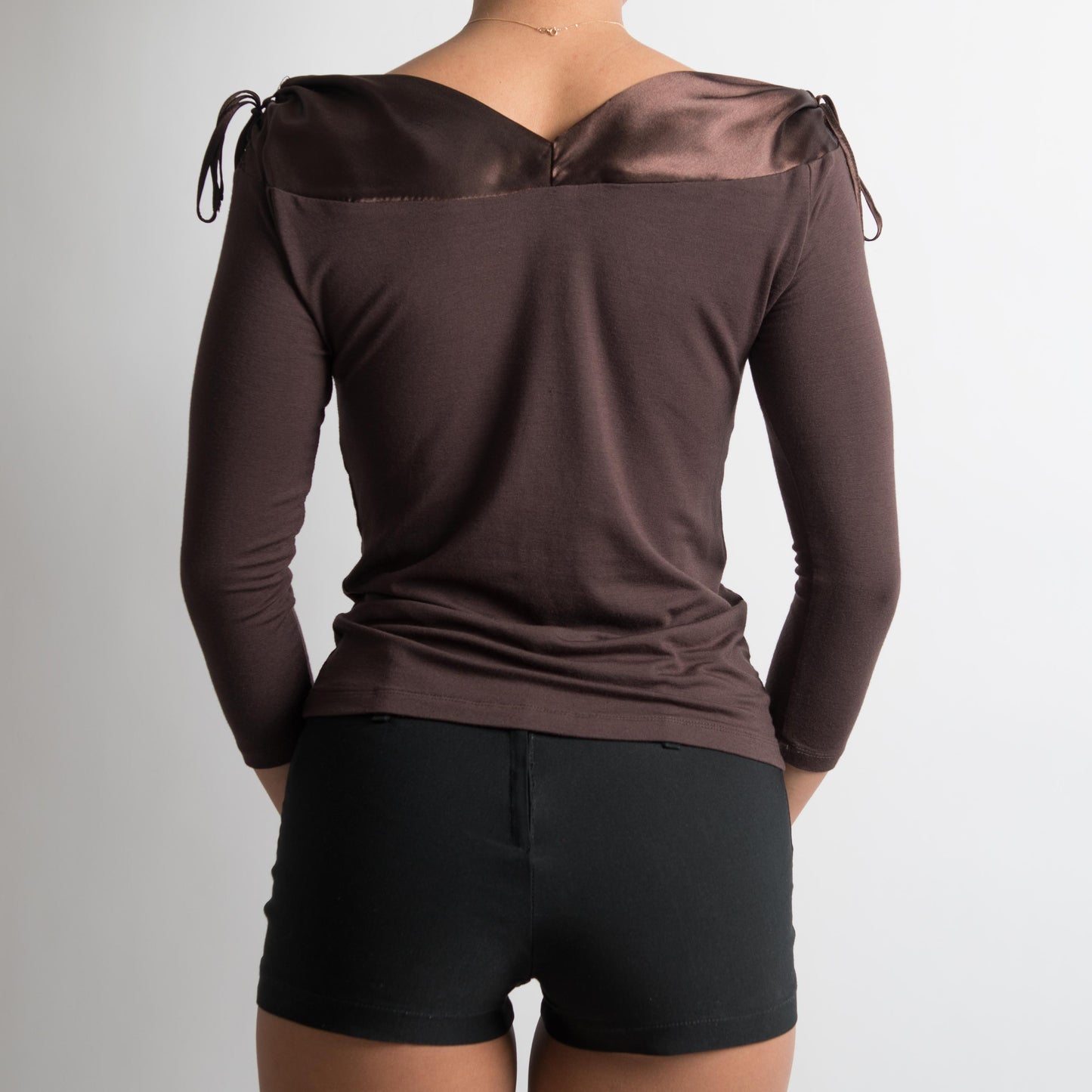 BROWN RIBBON 3/4 SLEEVE TOP