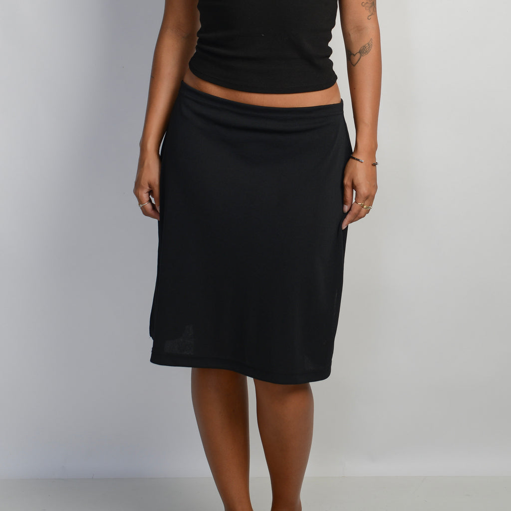 BLACK STRETCH MIDI SKIRT