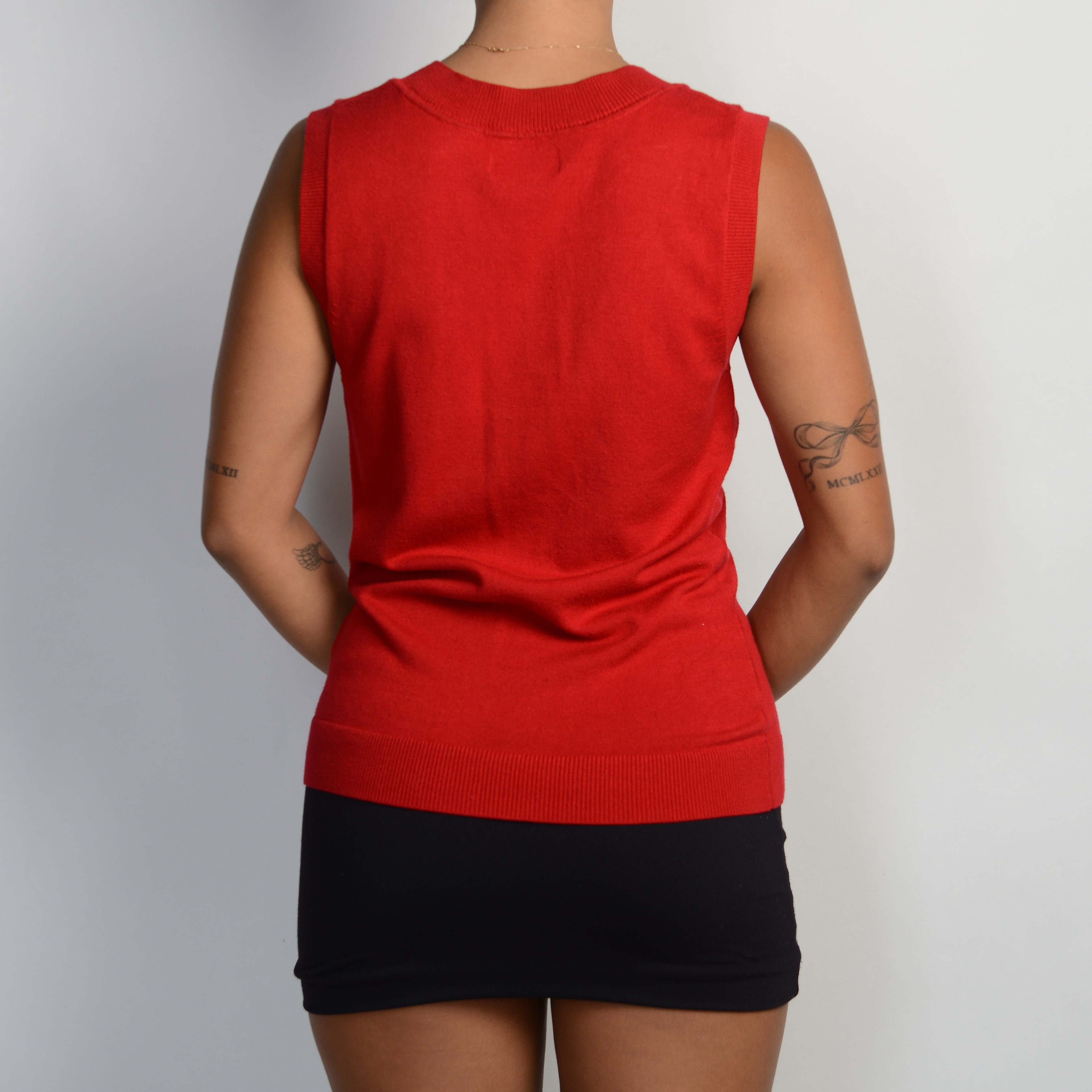 RED SLEEVELESS VEST