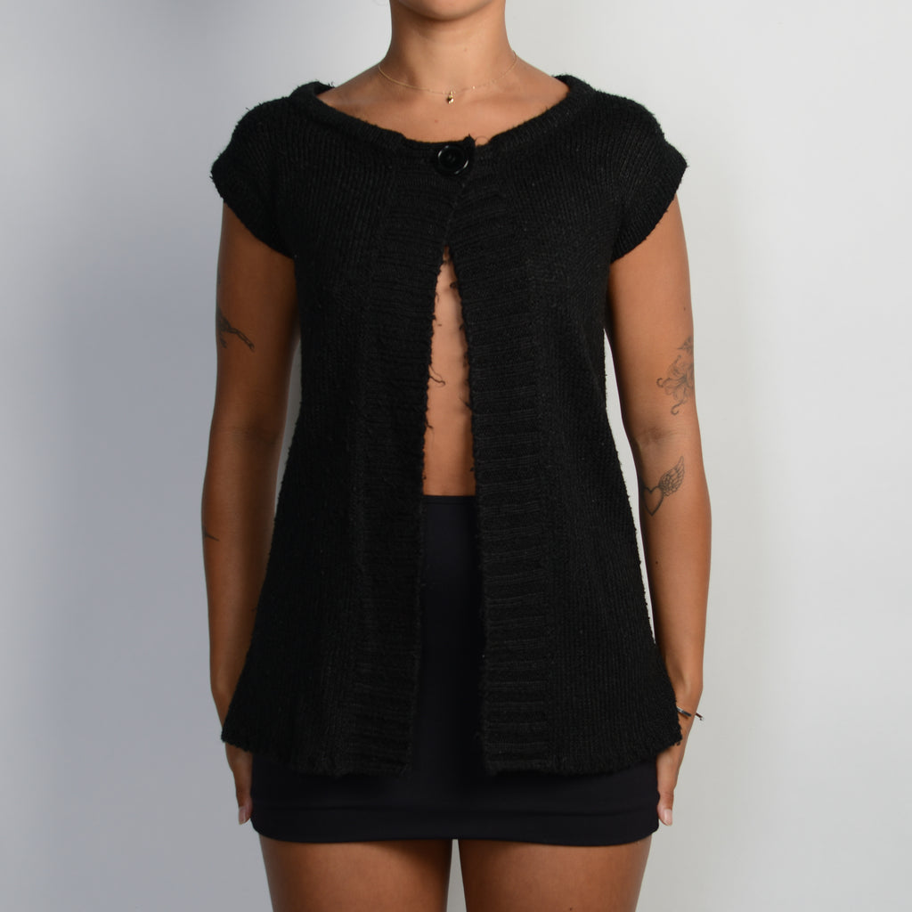 BLACK KNIT OPEN FRONT TOP