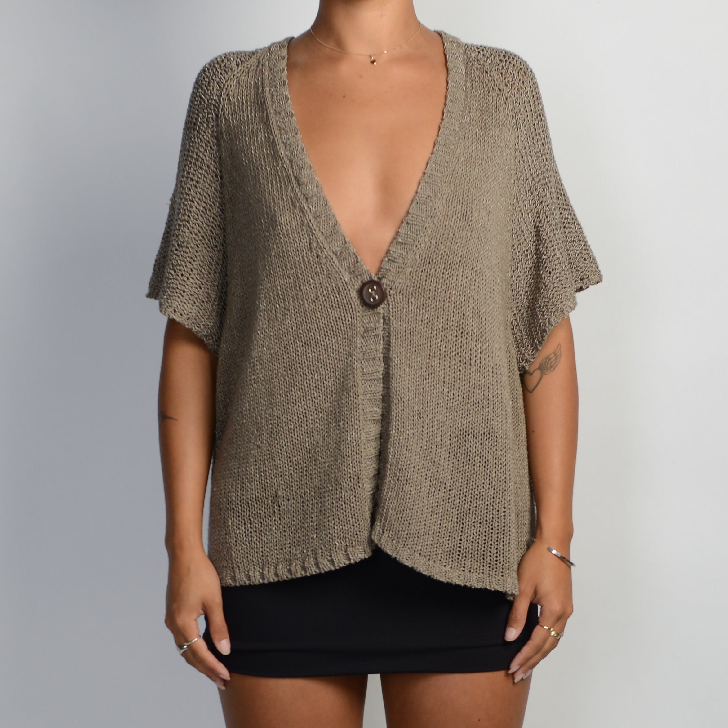 BROWN KNIT BUTTON TOP
