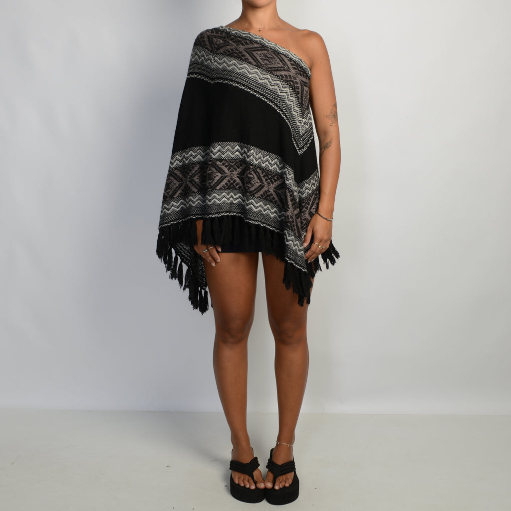 BLACK PATTERN PONCHO