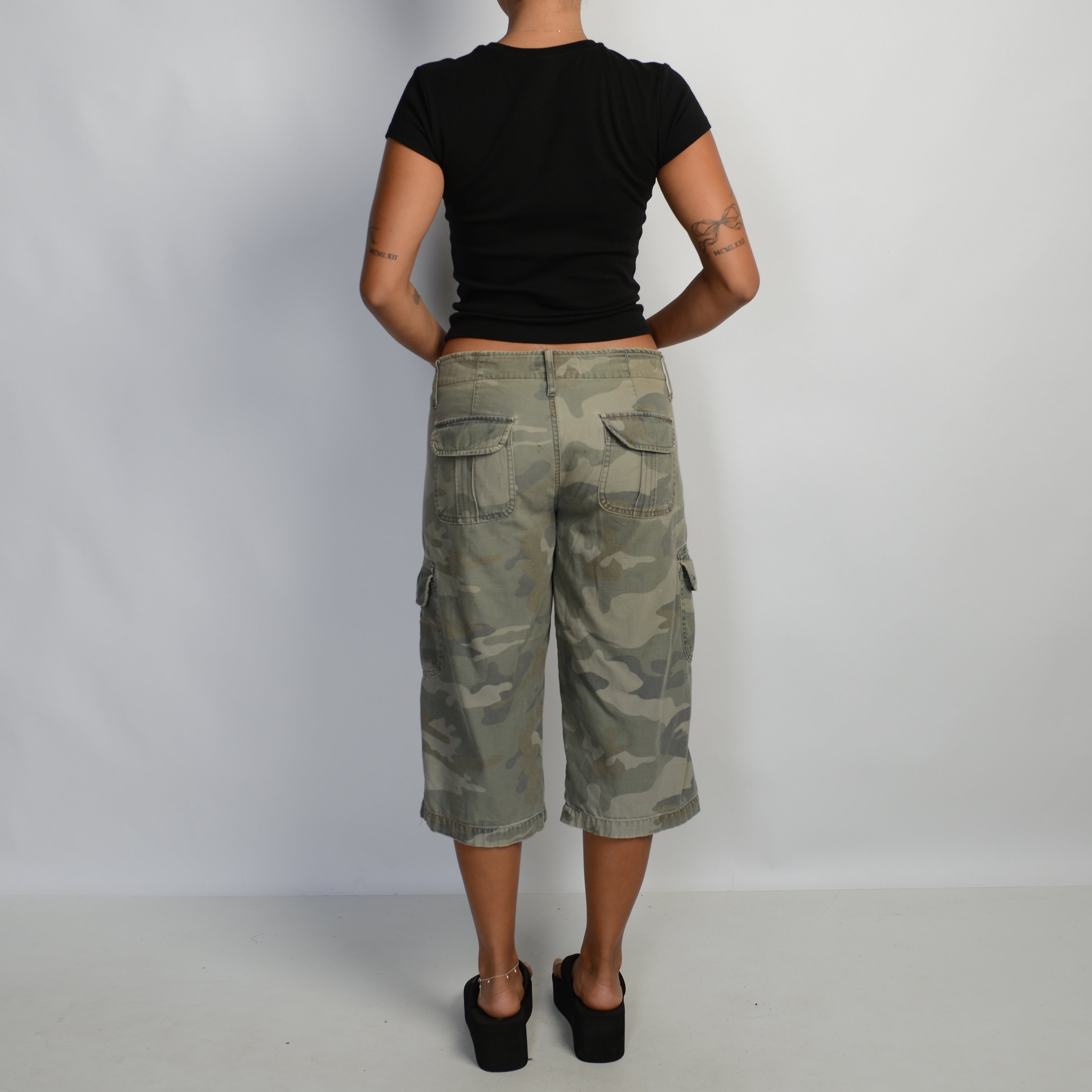 CAMOUFLAGE CROP PANTS