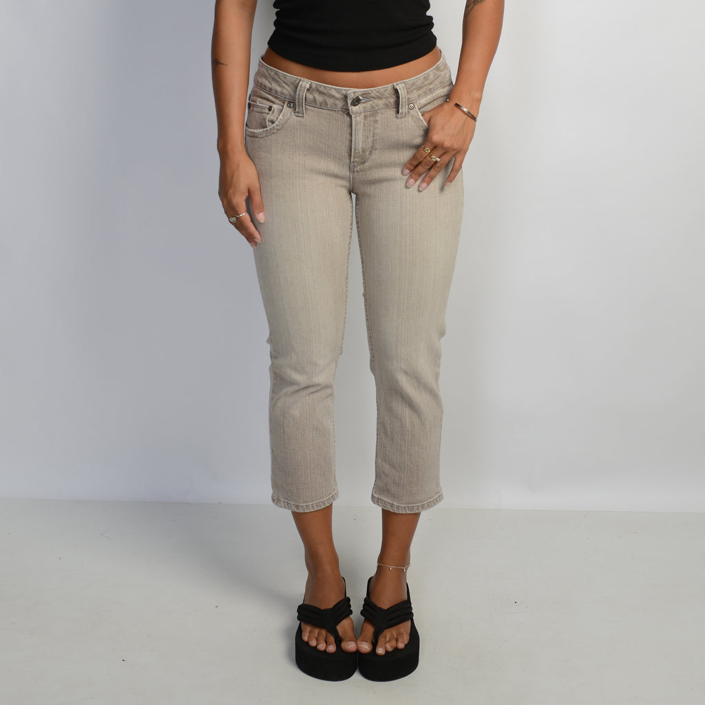 BEIGE DENIM CAPRI JEANS