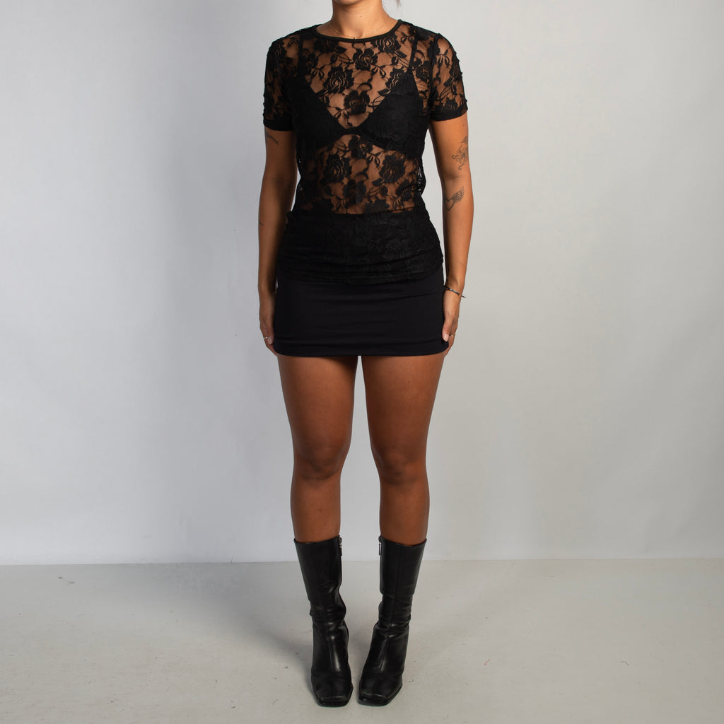 BLACK LACE BABY TEE