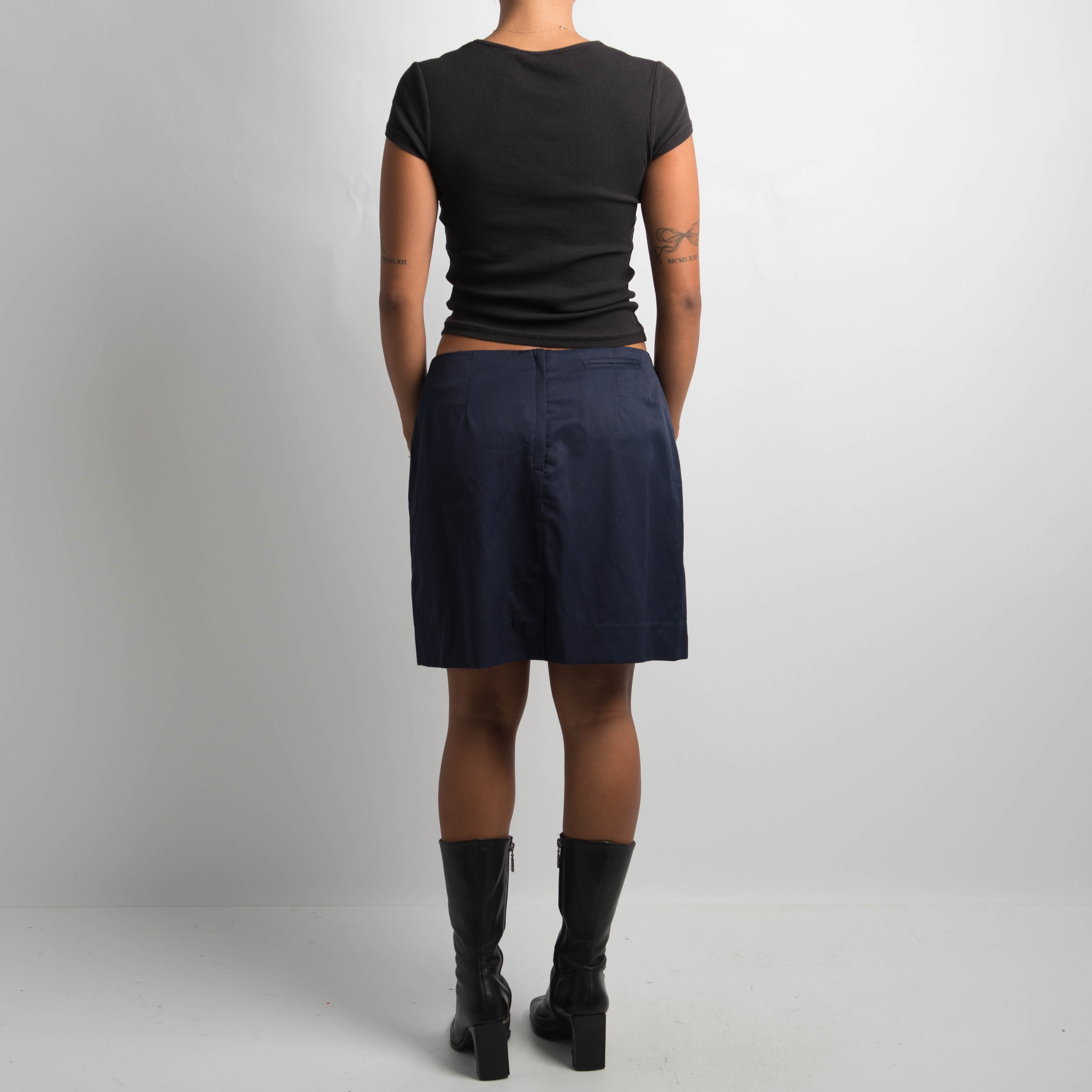 CLASSIC NAVY SKIRT