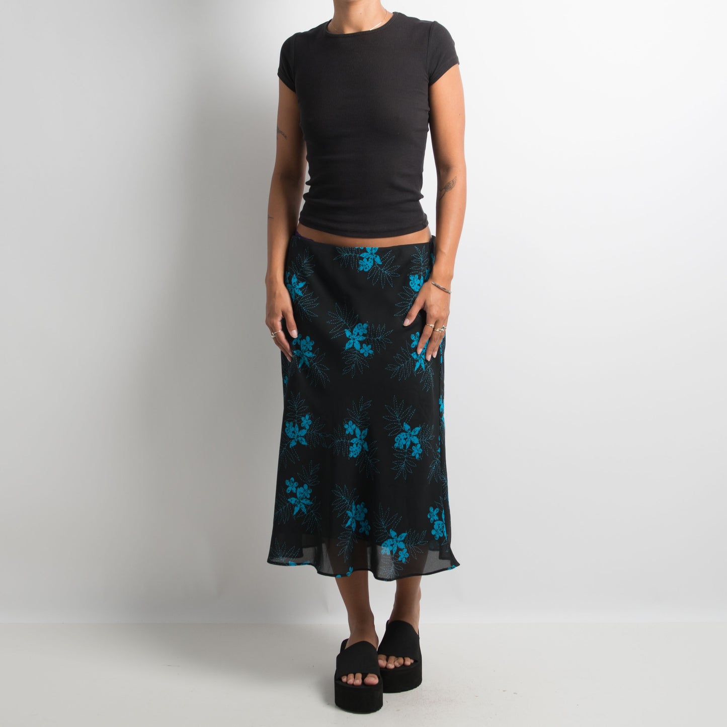 BLUE FLORAL MIDI SKIRT