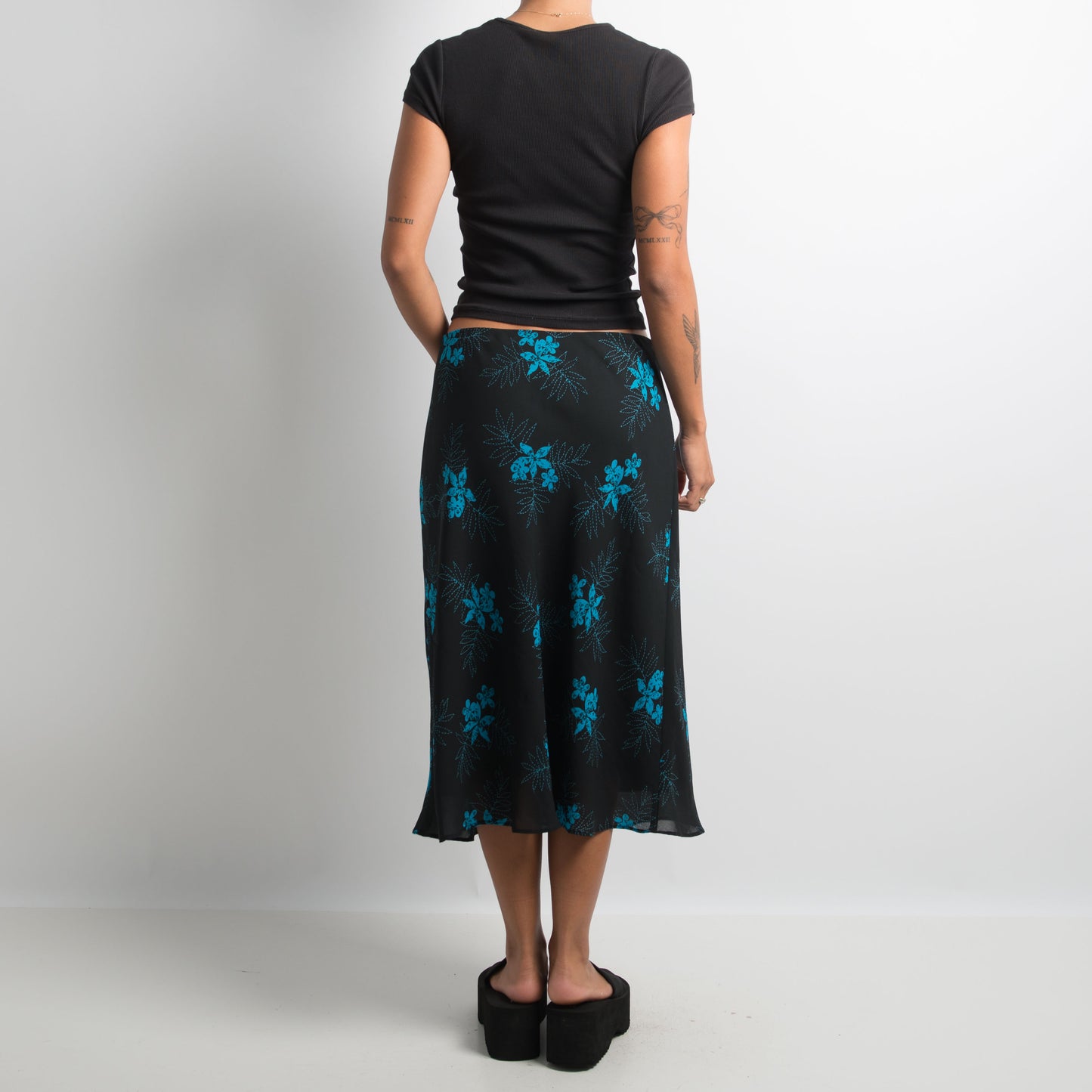 BLUE FLORAL MIDI SKIRT