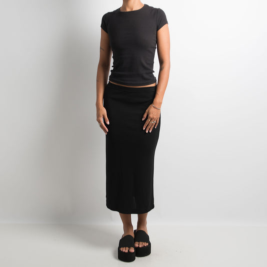 BLACK MIDI SKIRT